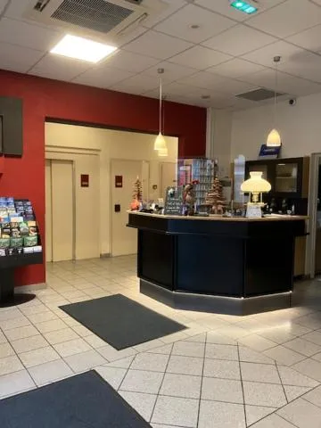 Lobby or reception in The Originals City, Hôtel du Faucigny, Cluses Ouest