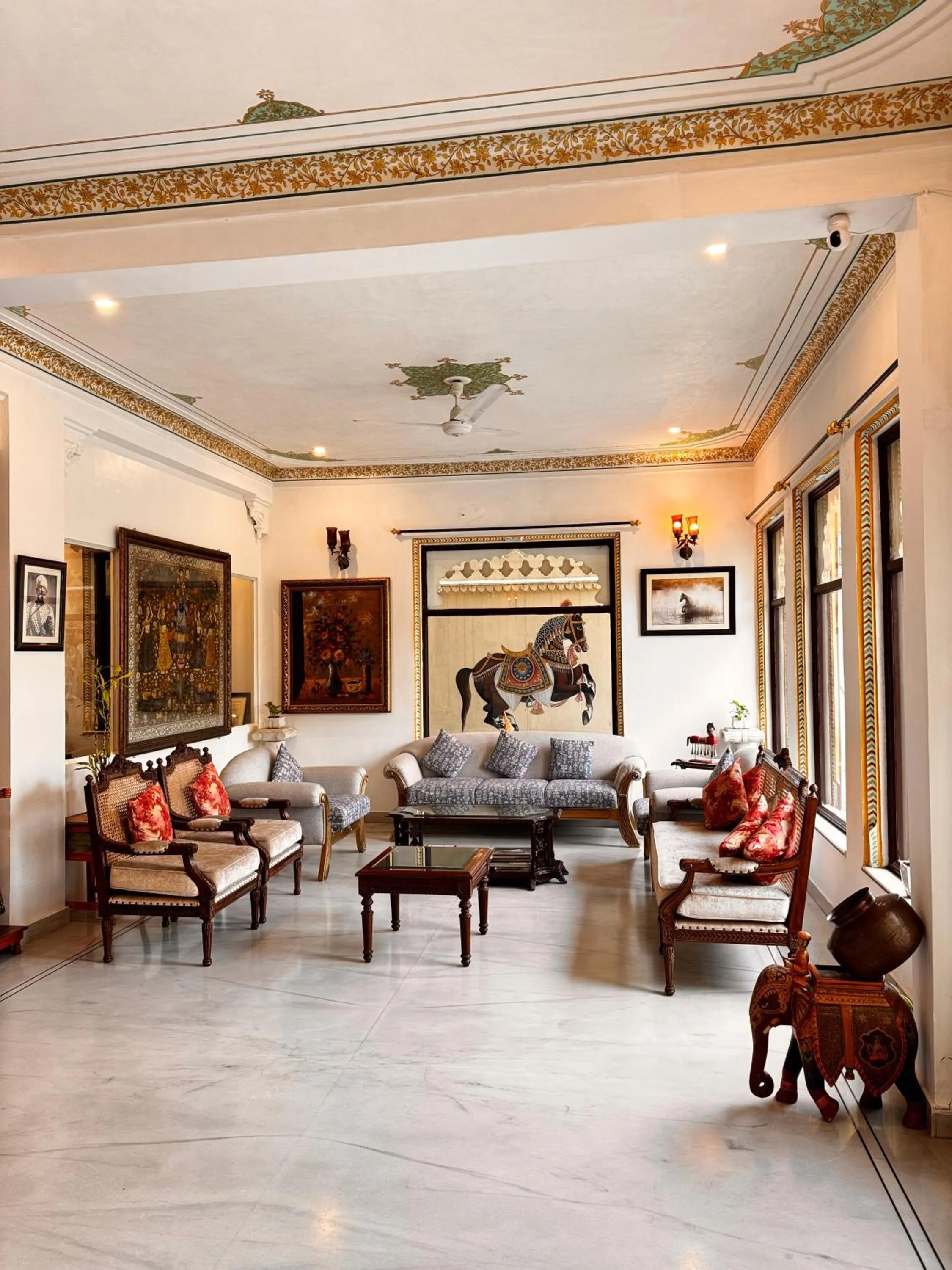 Lobby or reception in Hotel Boheda Palace - 1KM away from Lake Pichola