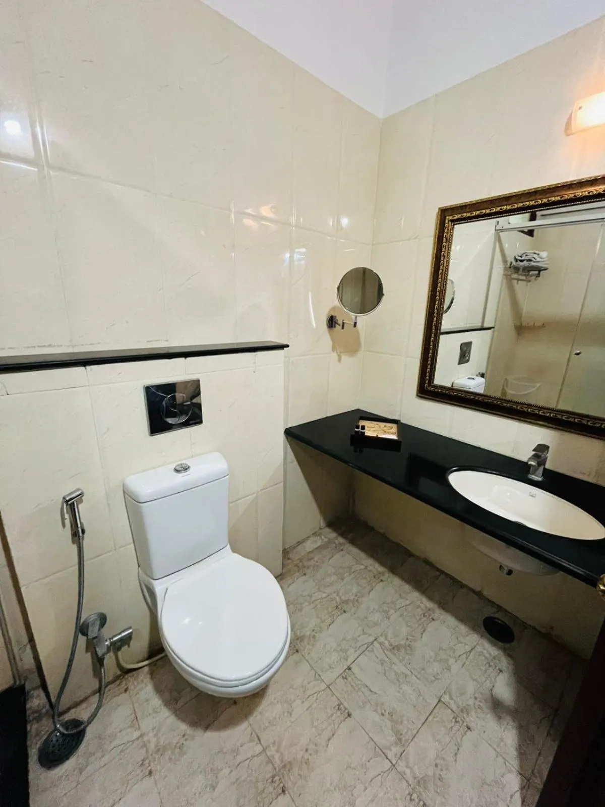 Hotel Boheda Palace - 1KM away from Lake Pichola