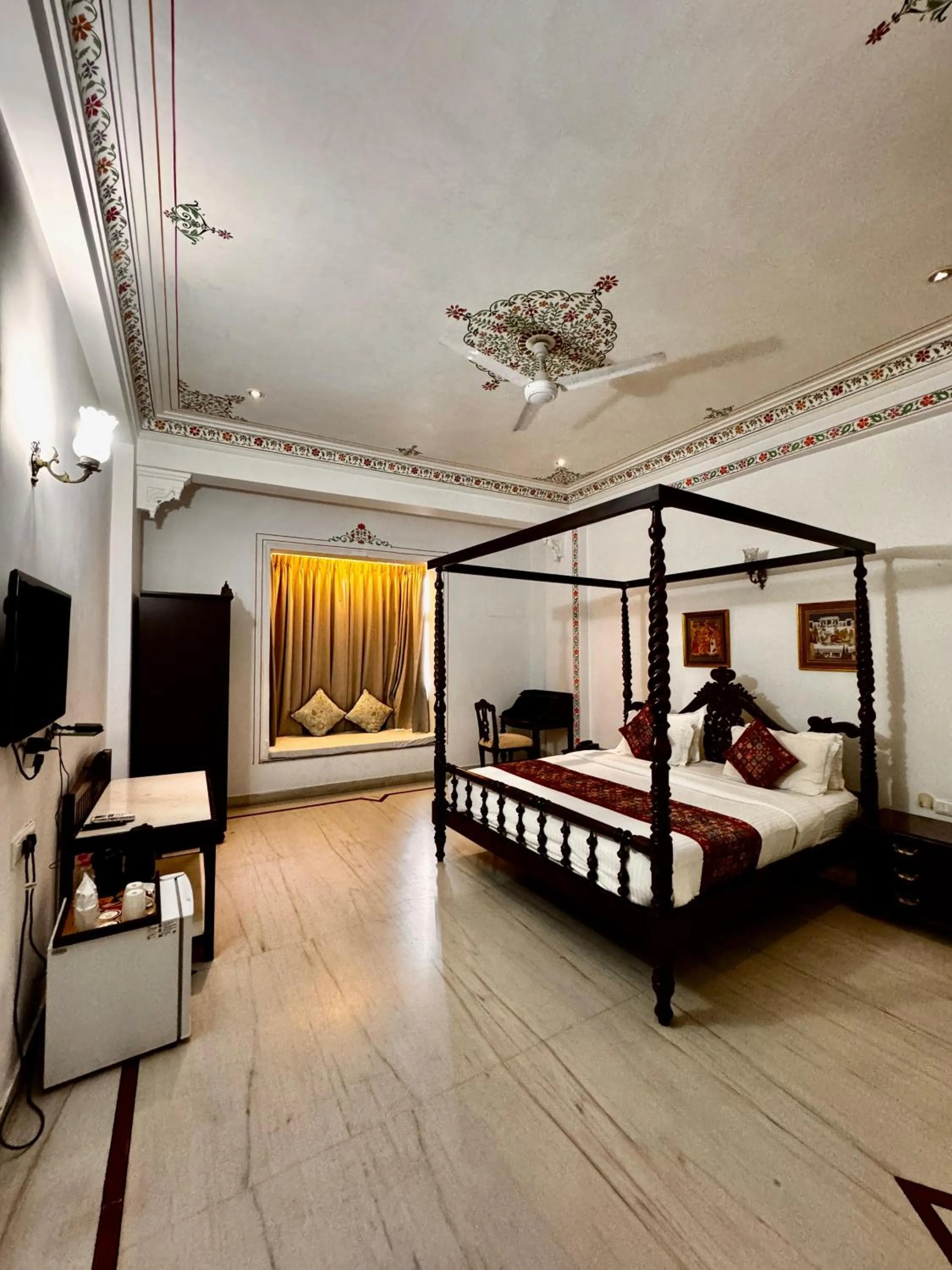 Bedroom in Hotel Boheda Palace - 1KM away from Lake Pichola