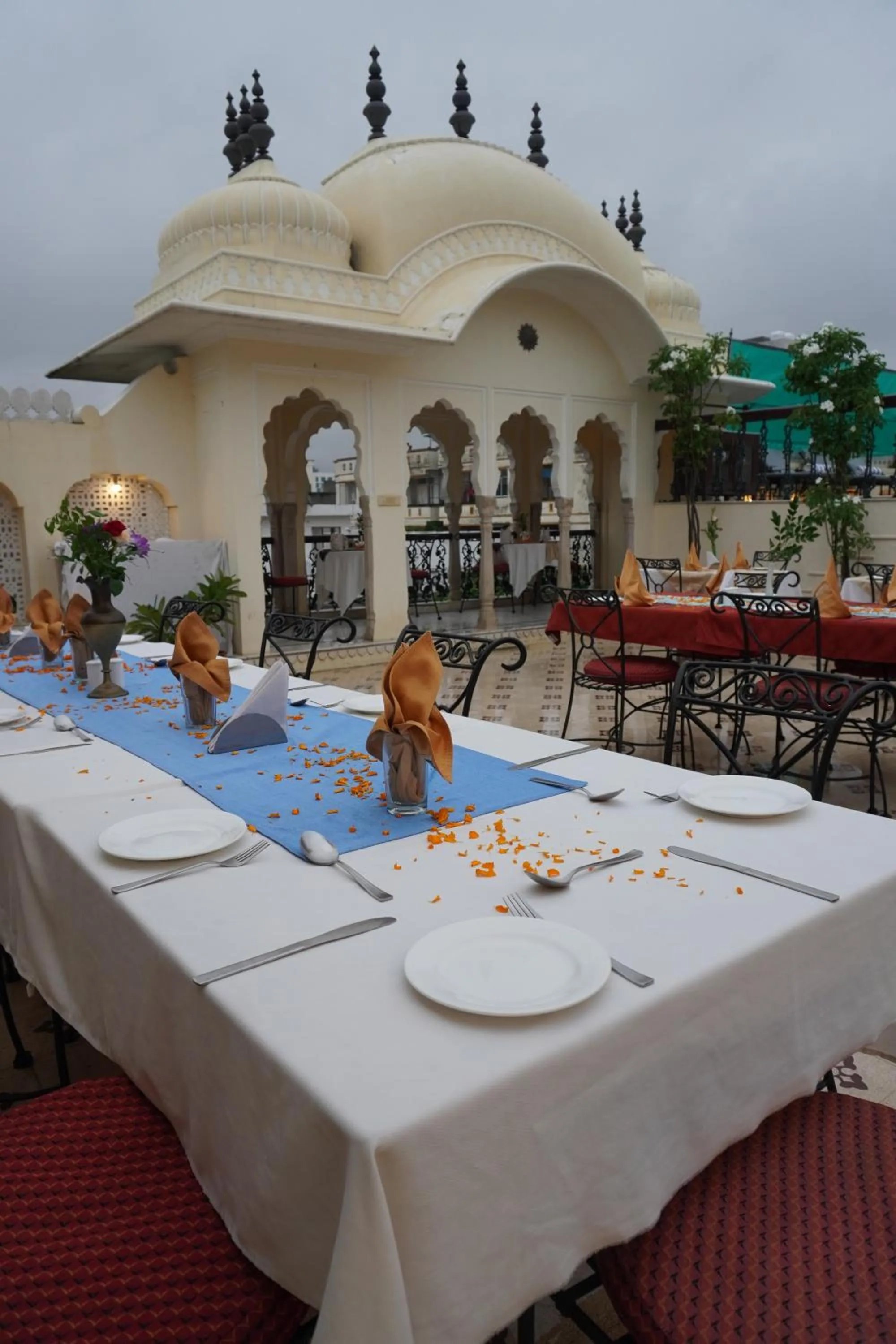 Restaurant/places to eat in Khandela Haveli - a Boutique Heritage Hotel