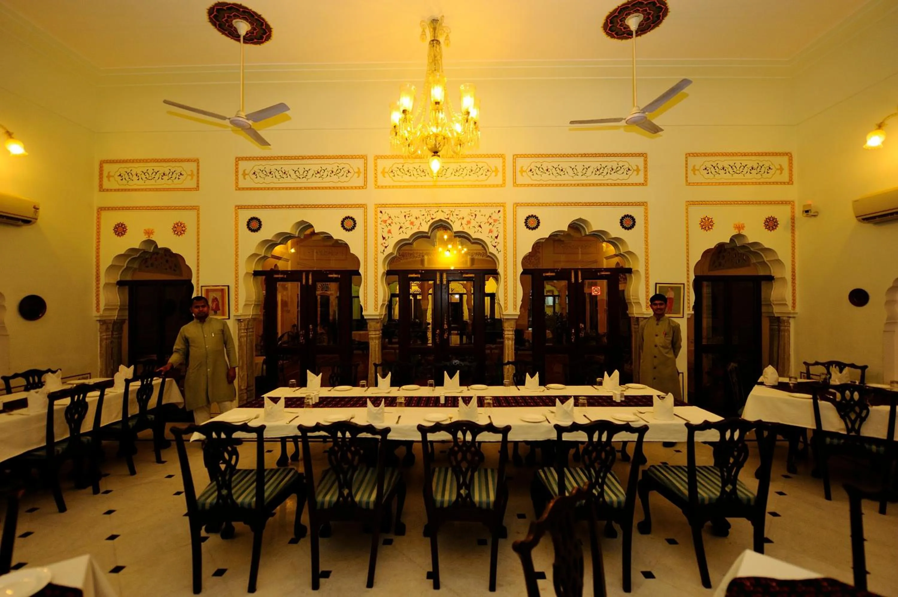 Restaurant/places to eat in Khandela Haveli - a Boutique Heritage Hotel