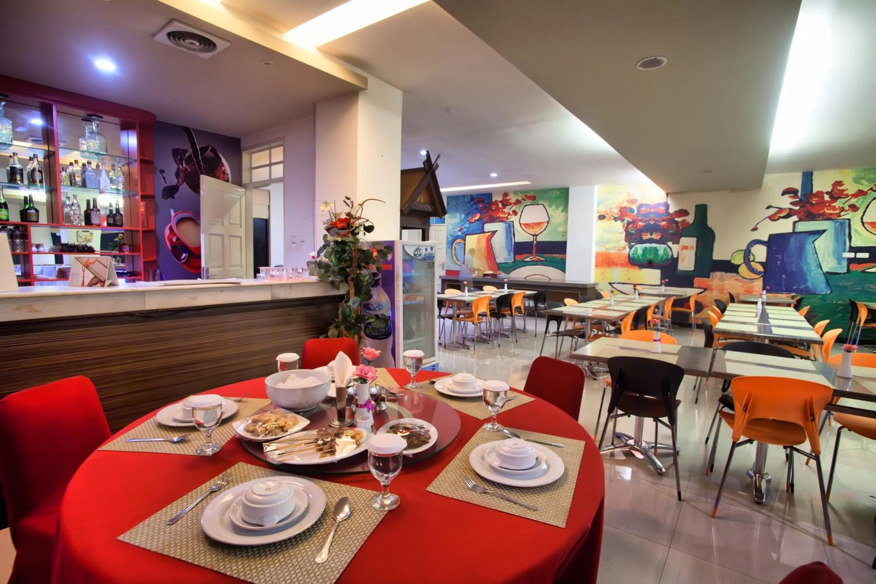 Restaurant/places to eat in HOTEL PRIMA