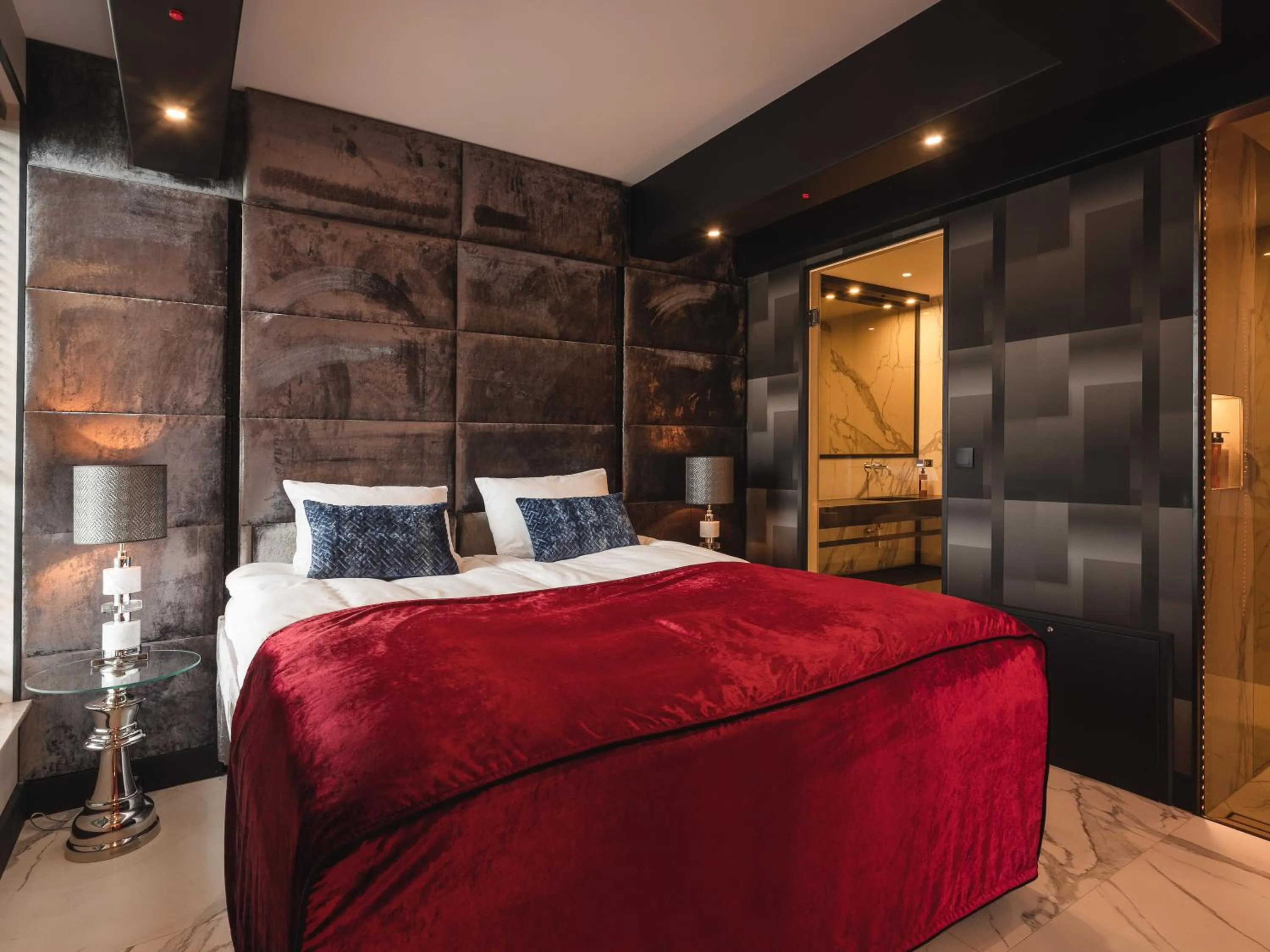 Bed in Art Suites Boutique Hotel - Krakow Center