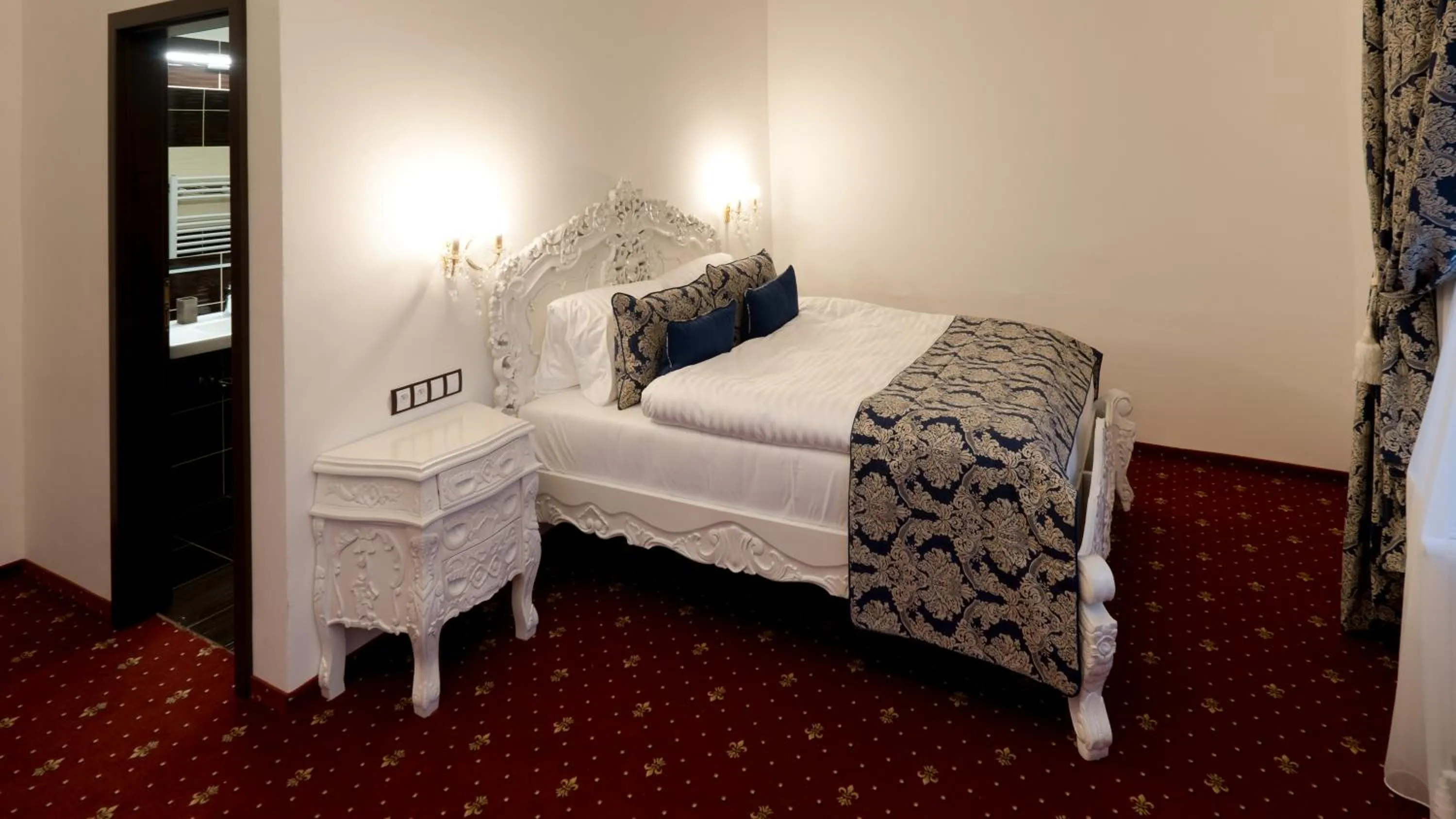 Bed in Zámek Wichterle - Hotel a pivní lázně