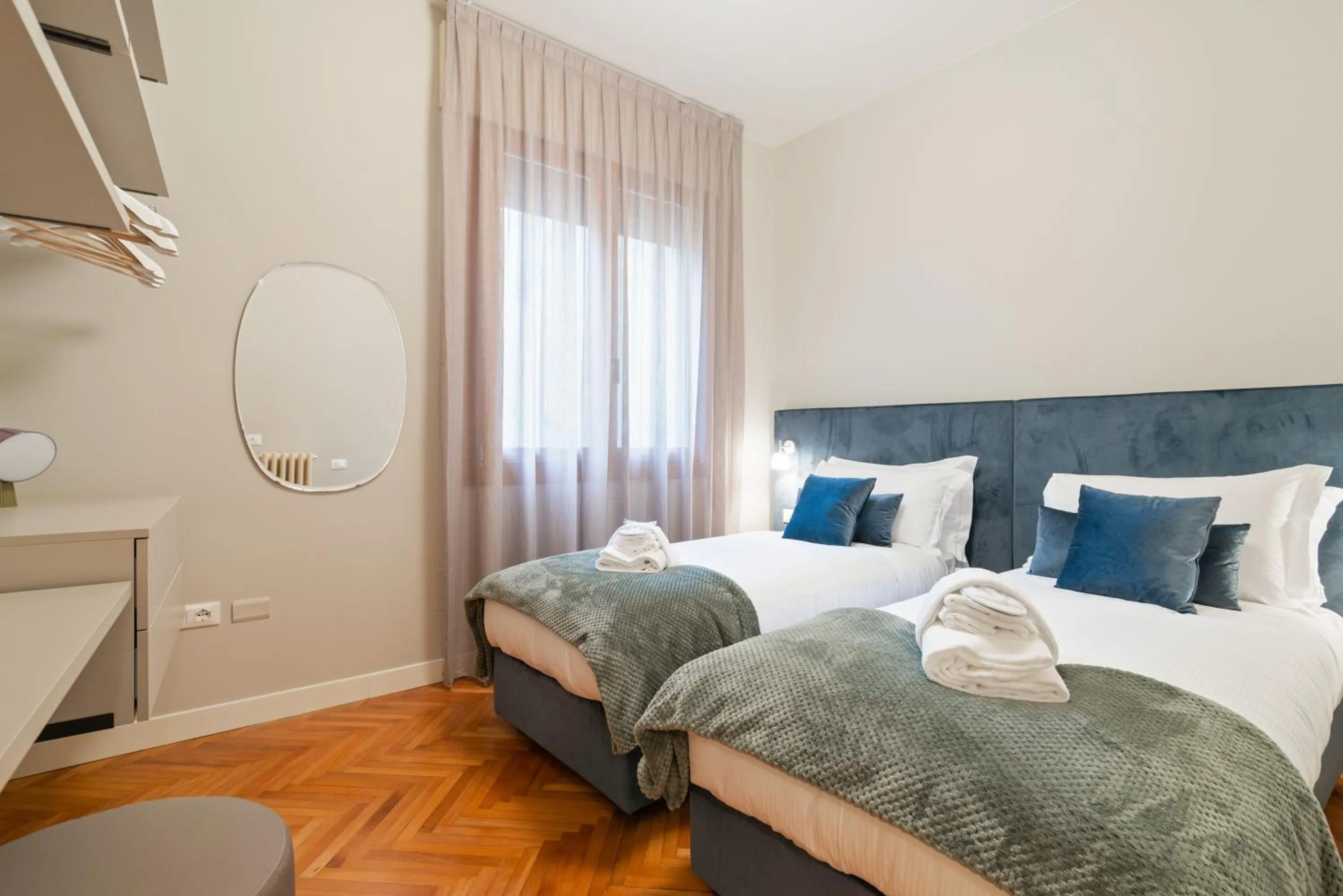 Bedroom, Bed in GuestHost - San Fermo Luxury Apartment