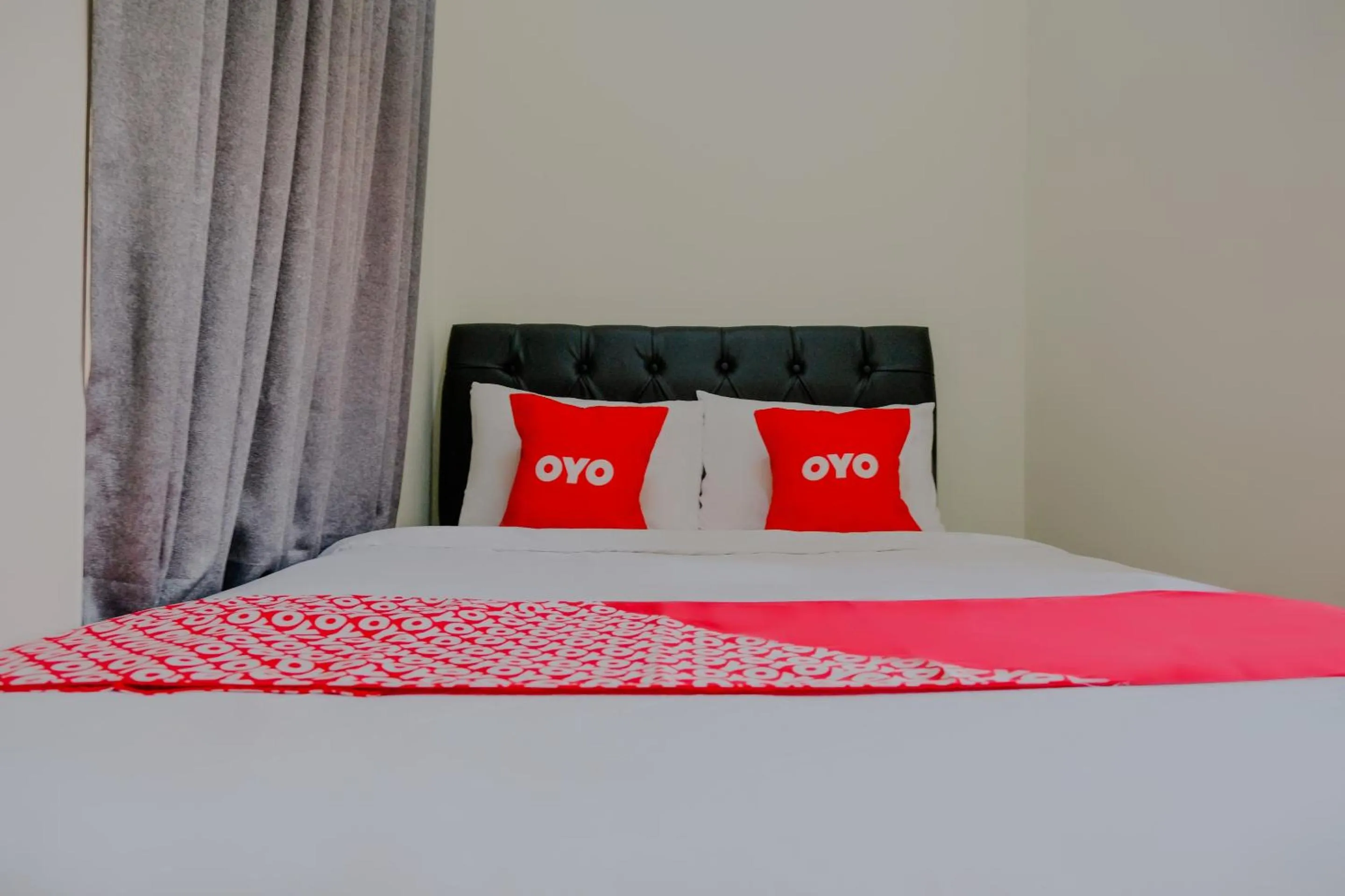 Bedroom in OYO 2376 Tiara Family Residence