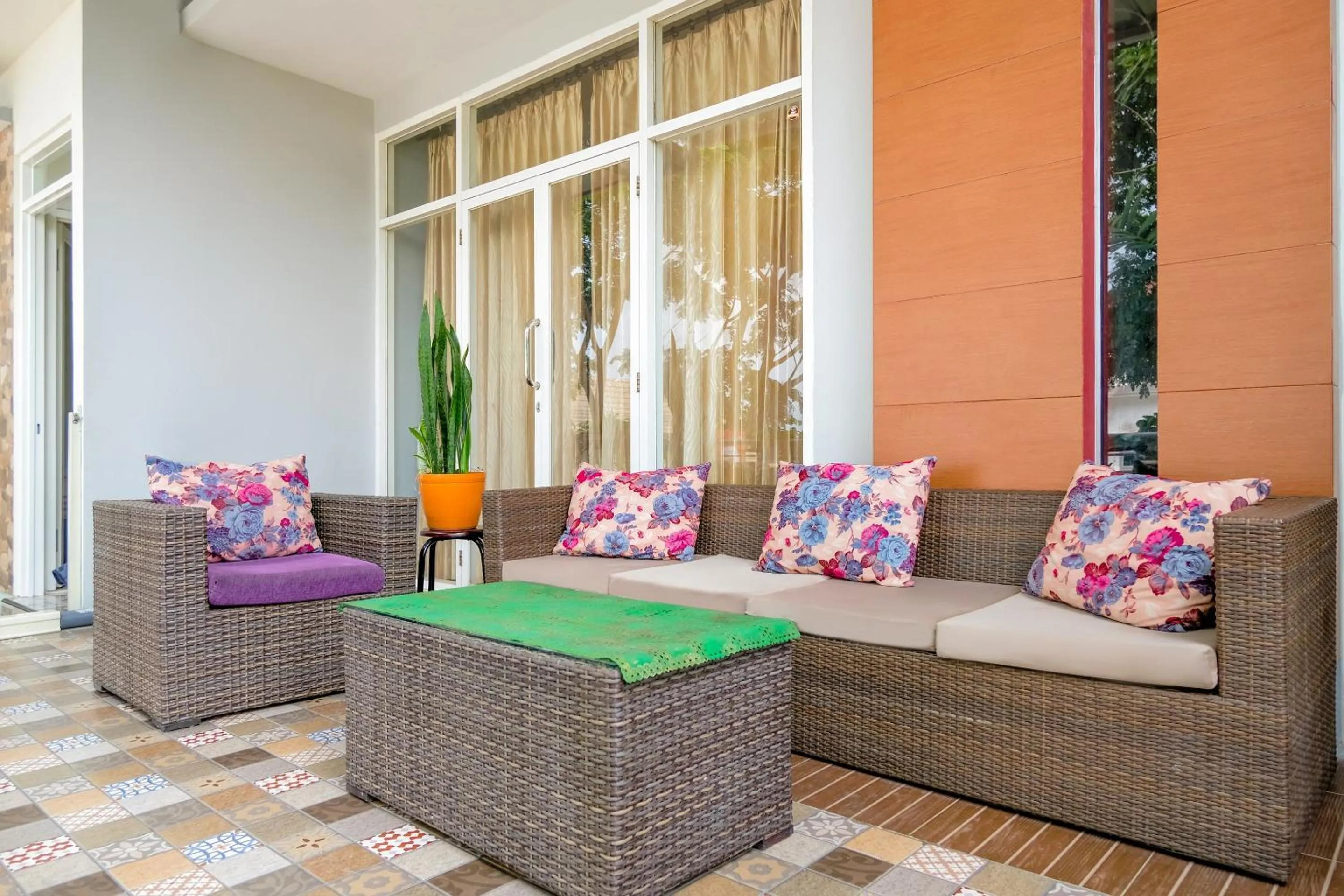 Lobby or reception in OYO 2376 Tiara Family Residence