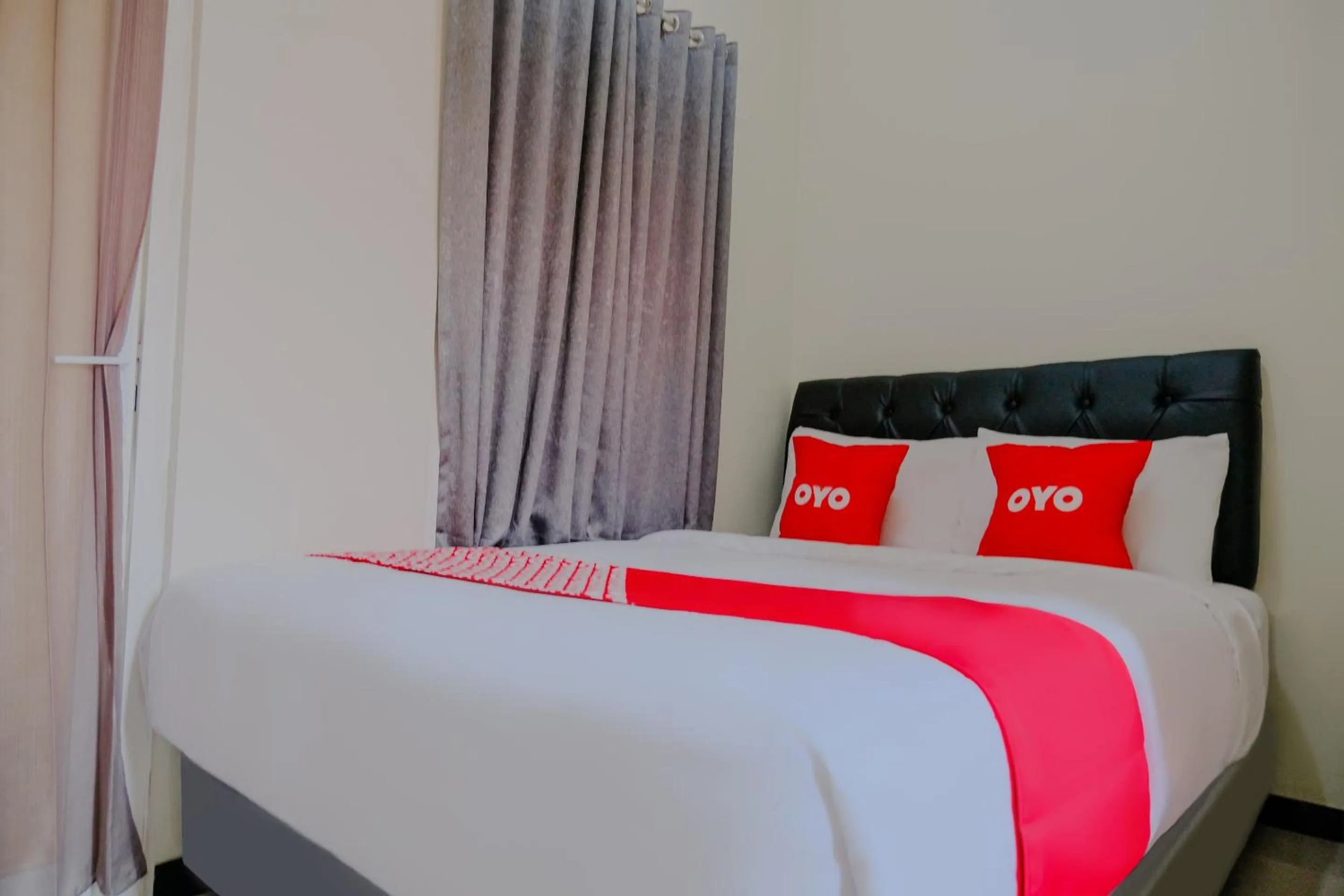 Bedroom in OYO 2376 Tiara Family Residence