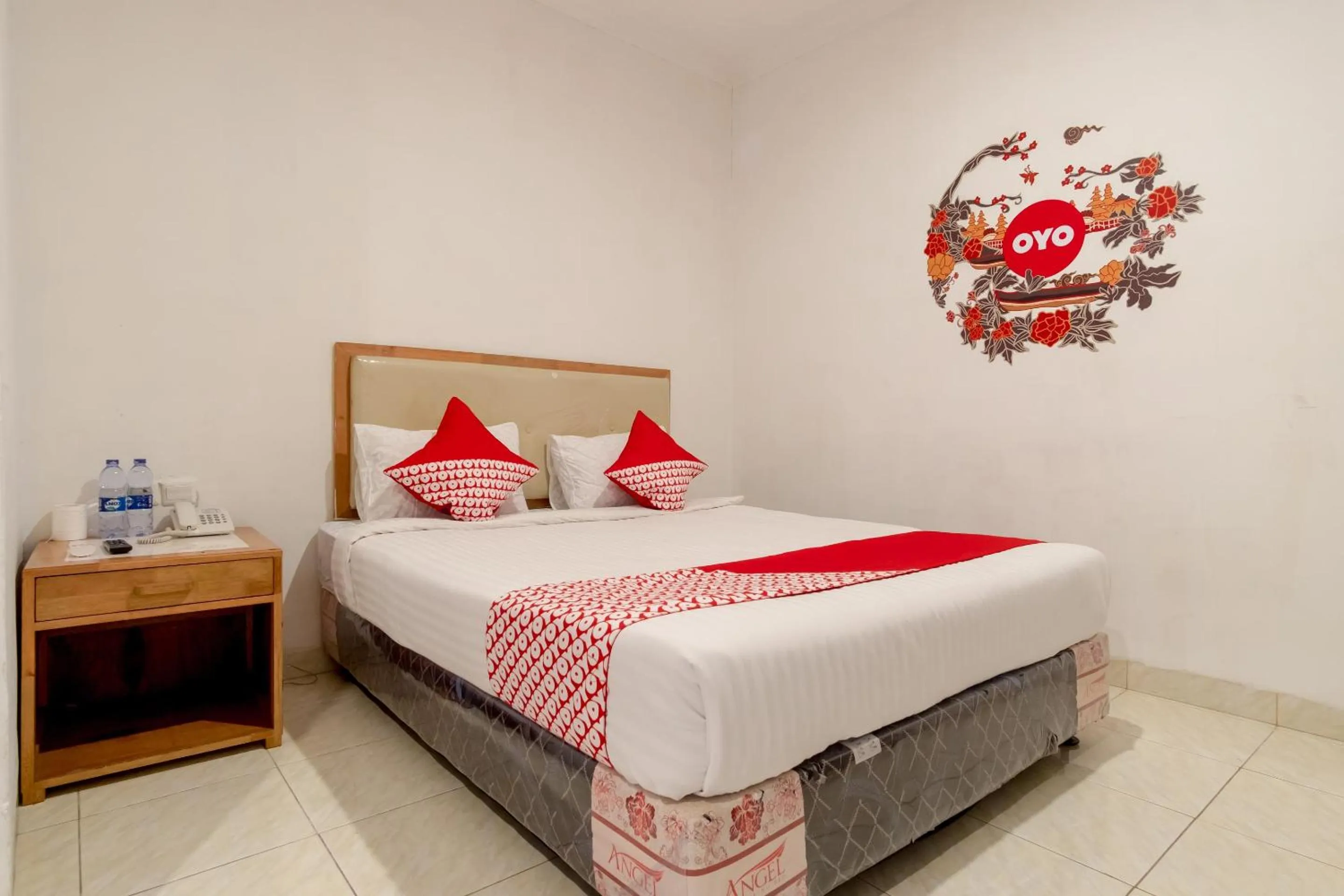 Bedroom in OYO 2410 Intan Hotel
