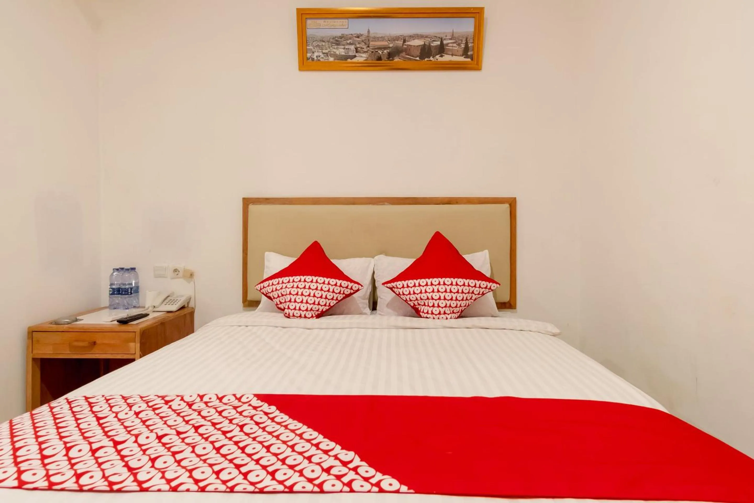 Bedroom in OYO 2410 Intan Hotel