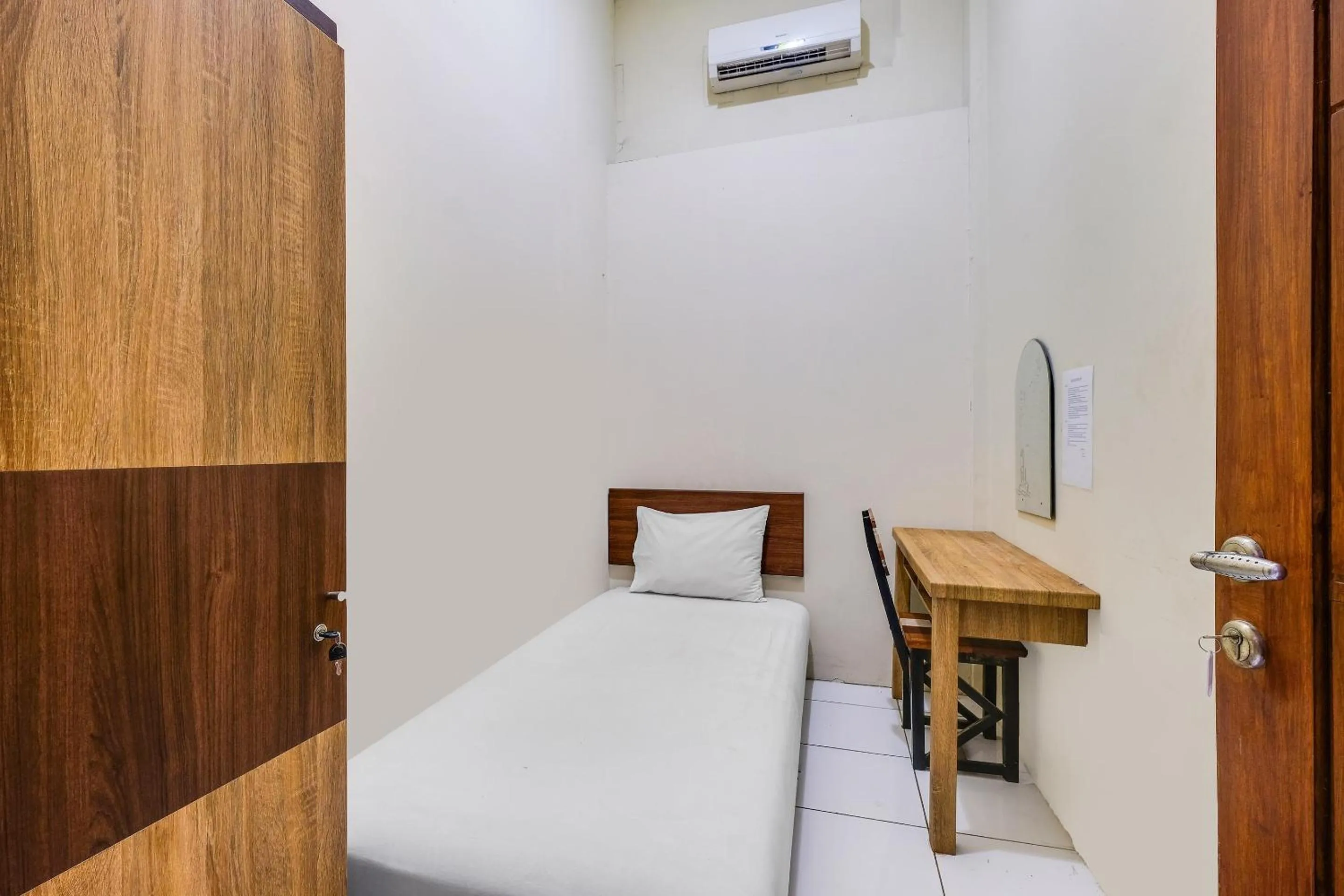 Bedroom in Hotel O Camel Residence