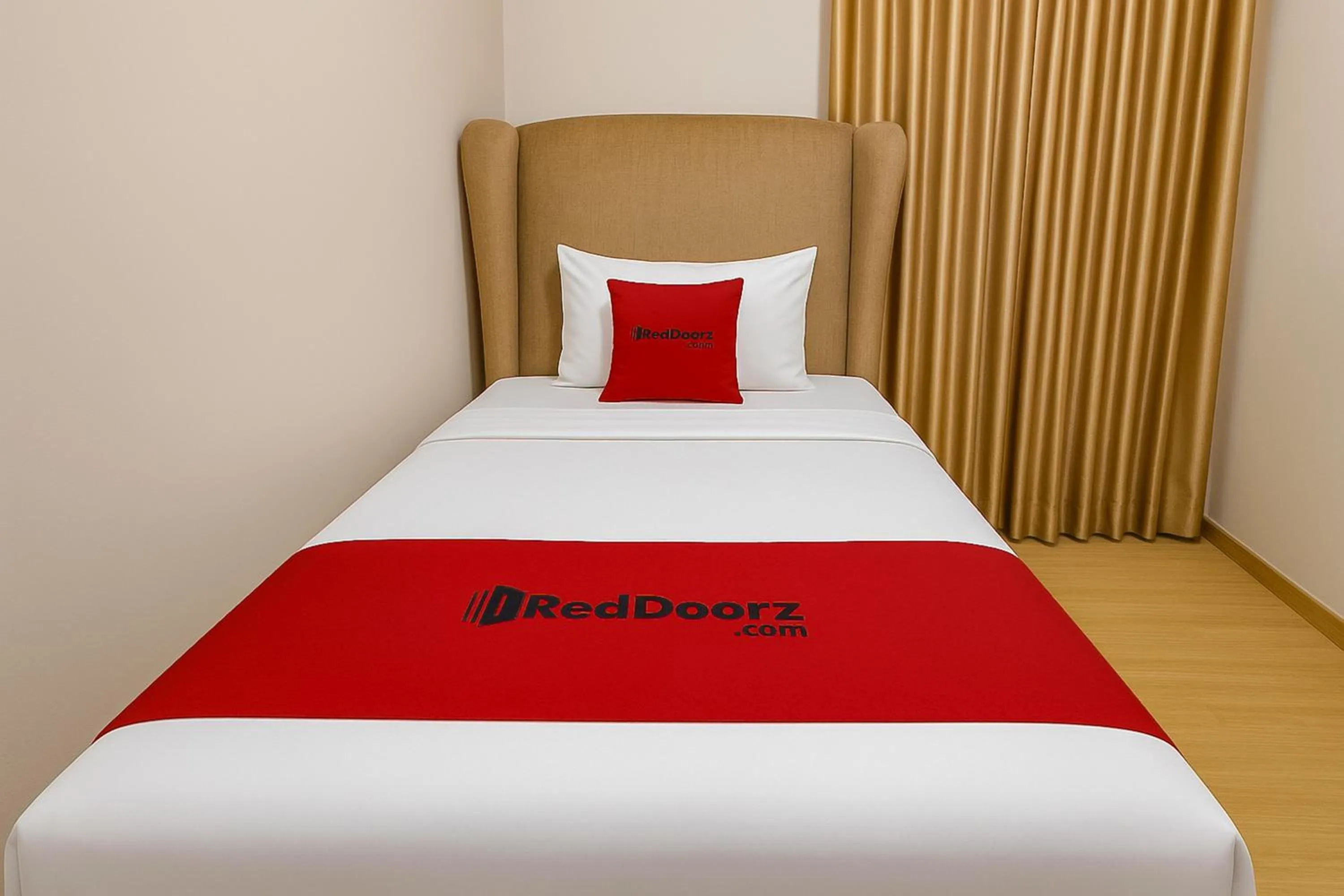 Bedroom, Bed in RedDoorz near Metro Bandung