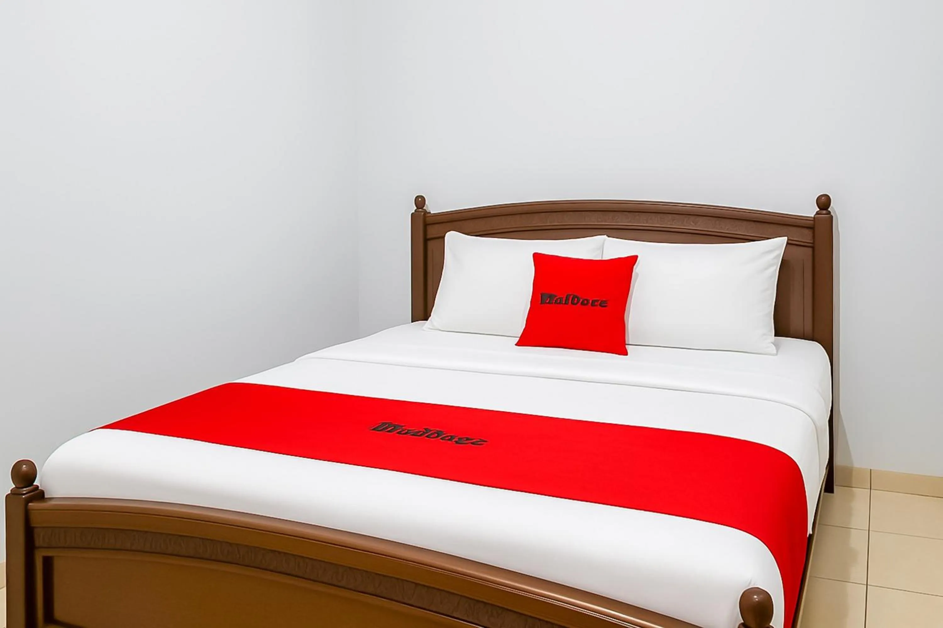 Bedroom, Bed in RedDoorz near Metro Bandung