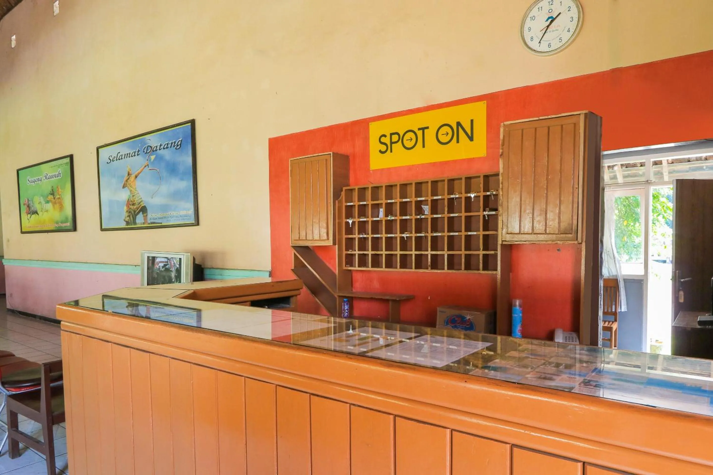 Lobby or reception in OYO 2465 Hotel Raung View