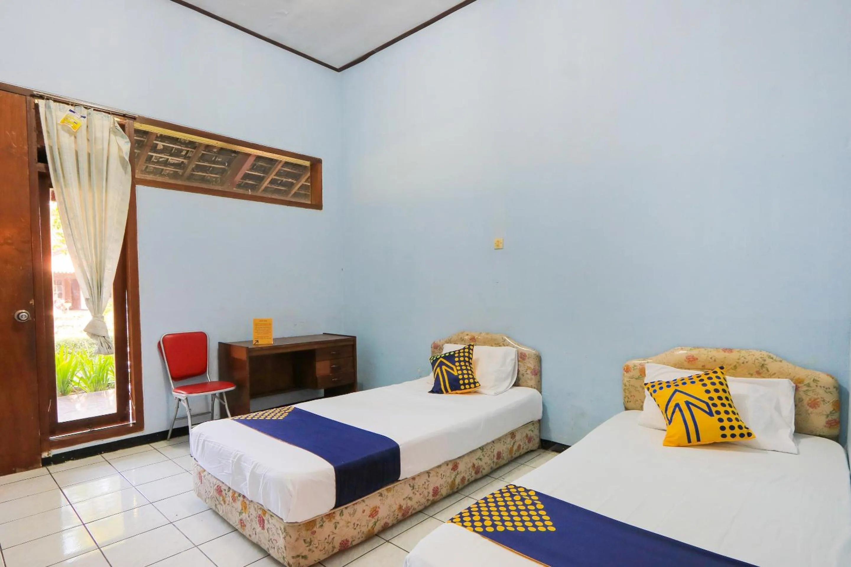 Bedroom, Bed in OYO 2465 Hotel Raung View