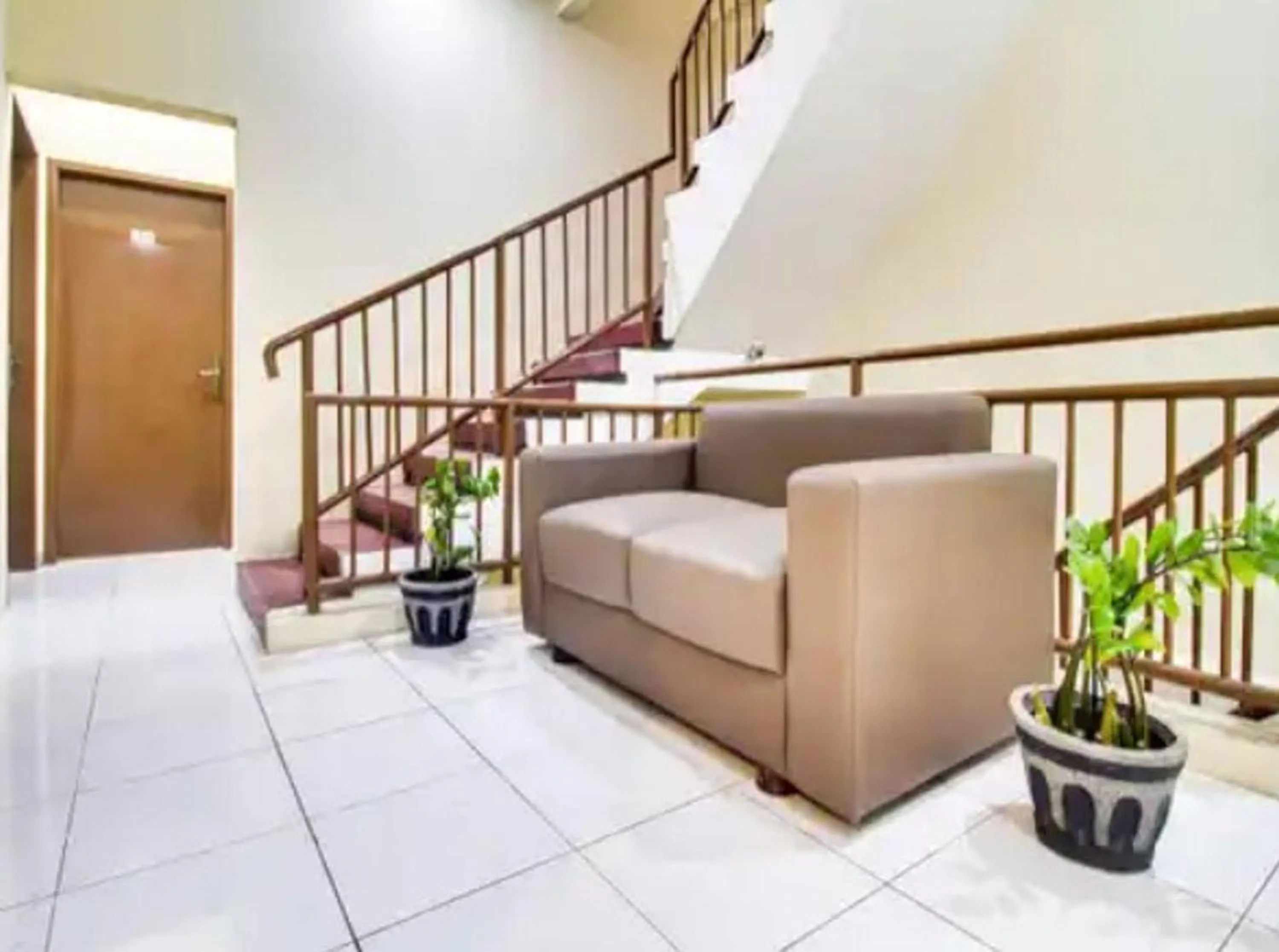 Seating area in RedDoorz near BG Junction Surabaya