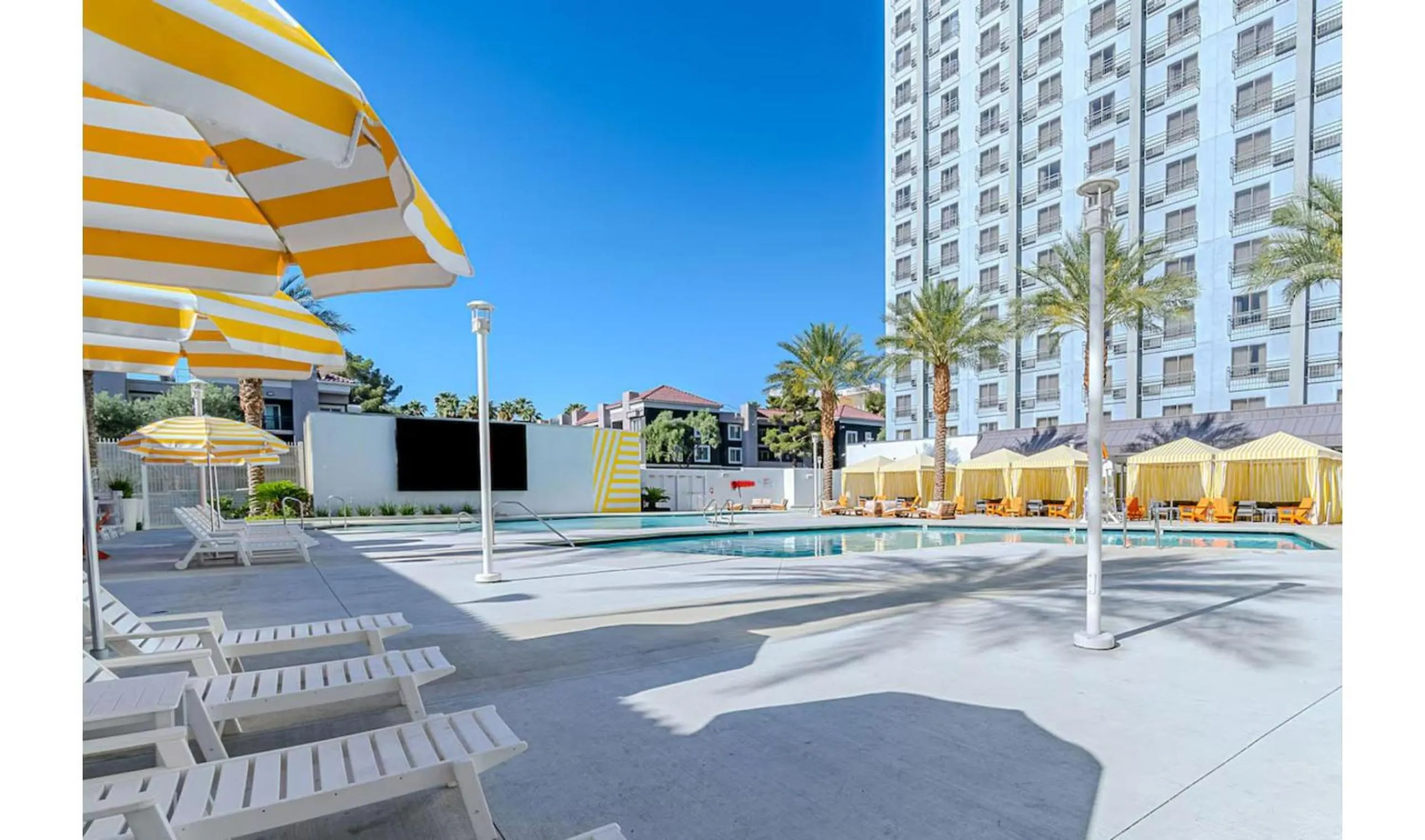 Facade/entrance in OYO Hotel and Casino Las Vegas