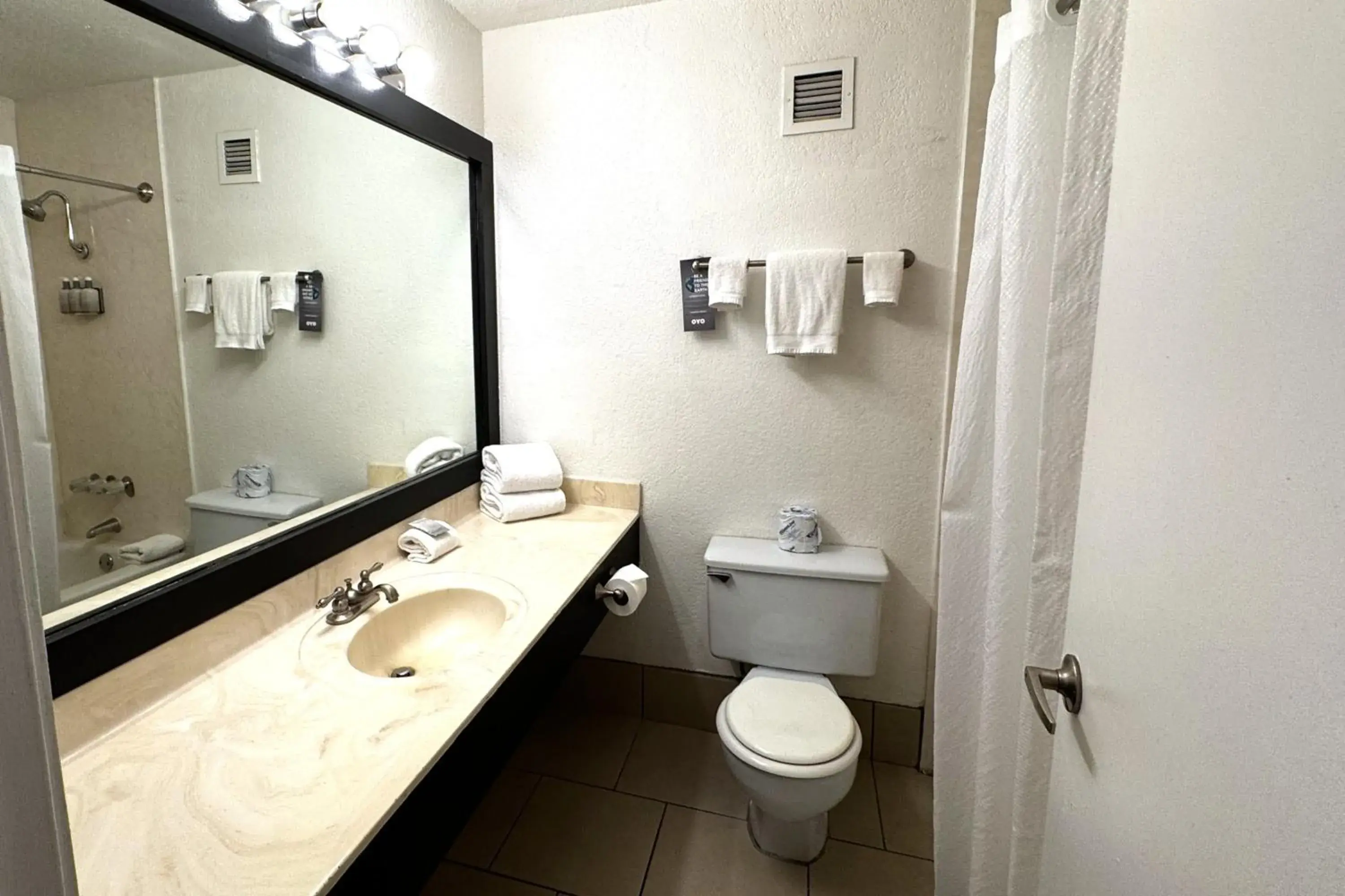 Standard Queen + FREE $5 in slot play & $10 in table games match play in OYO Hotel and Casino Las Vegas Standard Queen + FREE $5 in slot play & $10 in table games match play in OYO Hotel and Casino Las Vegas