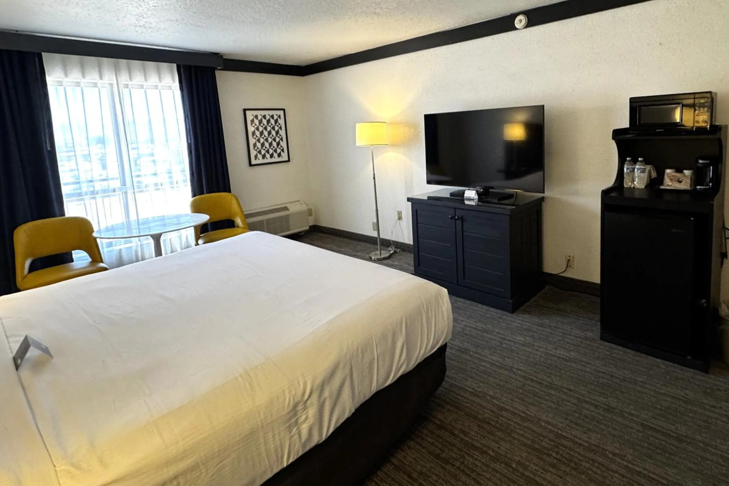 Bedroom, Bed in OYO Hotel and Casino Las Vegas