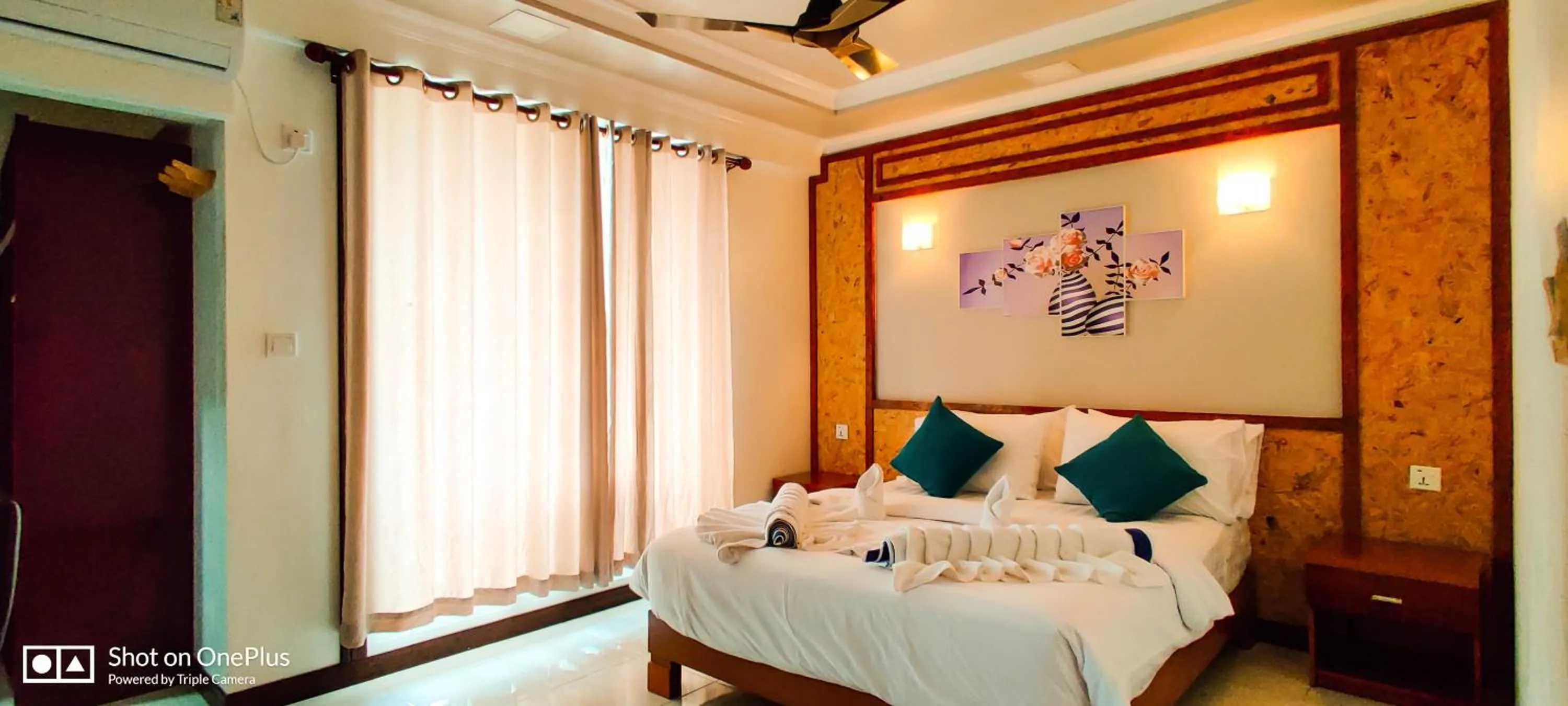 Toilet, Bed in Athens View