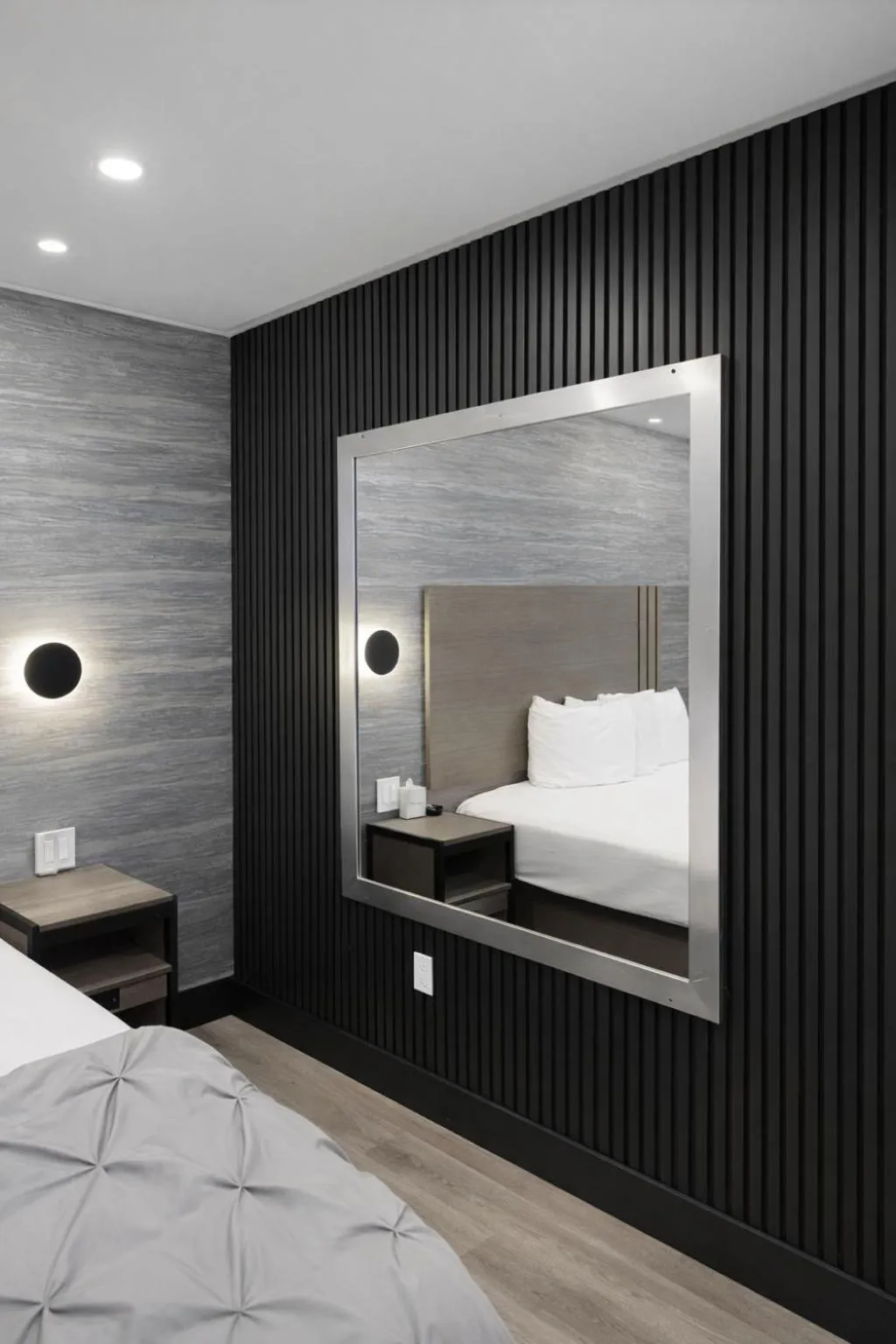 Bed in Cabana Hotel Yankee Stadium