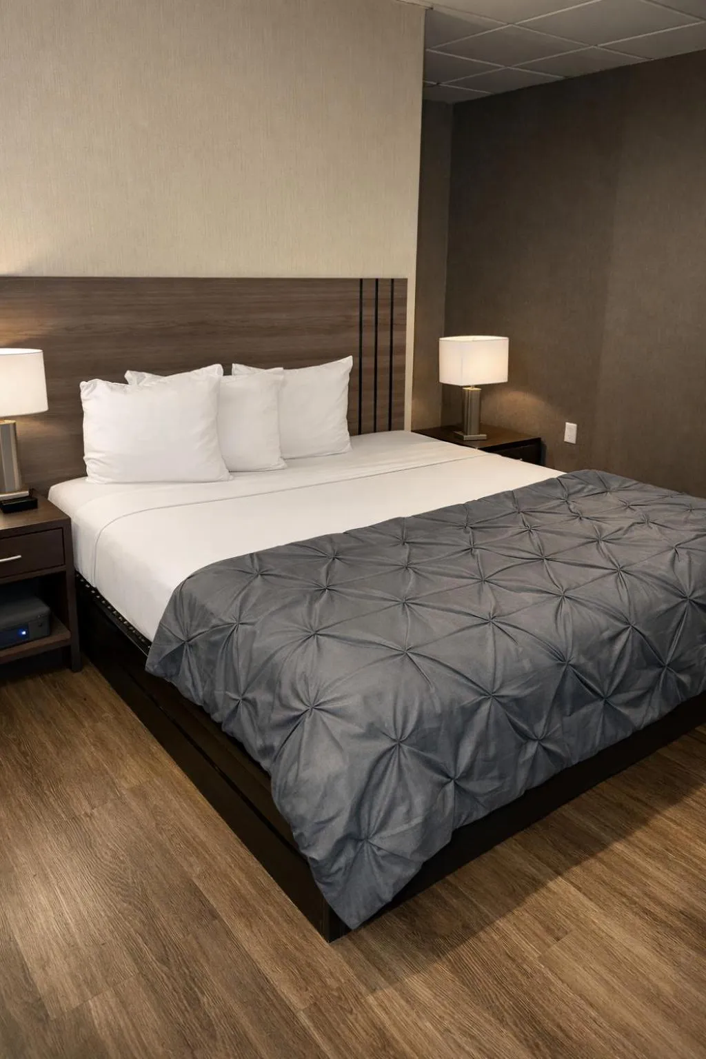 Bed in Cabana Hotel Yankee Stadium