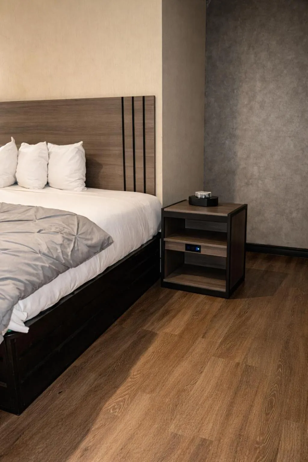 Bed in Cabana Hotel Yankee Stadium