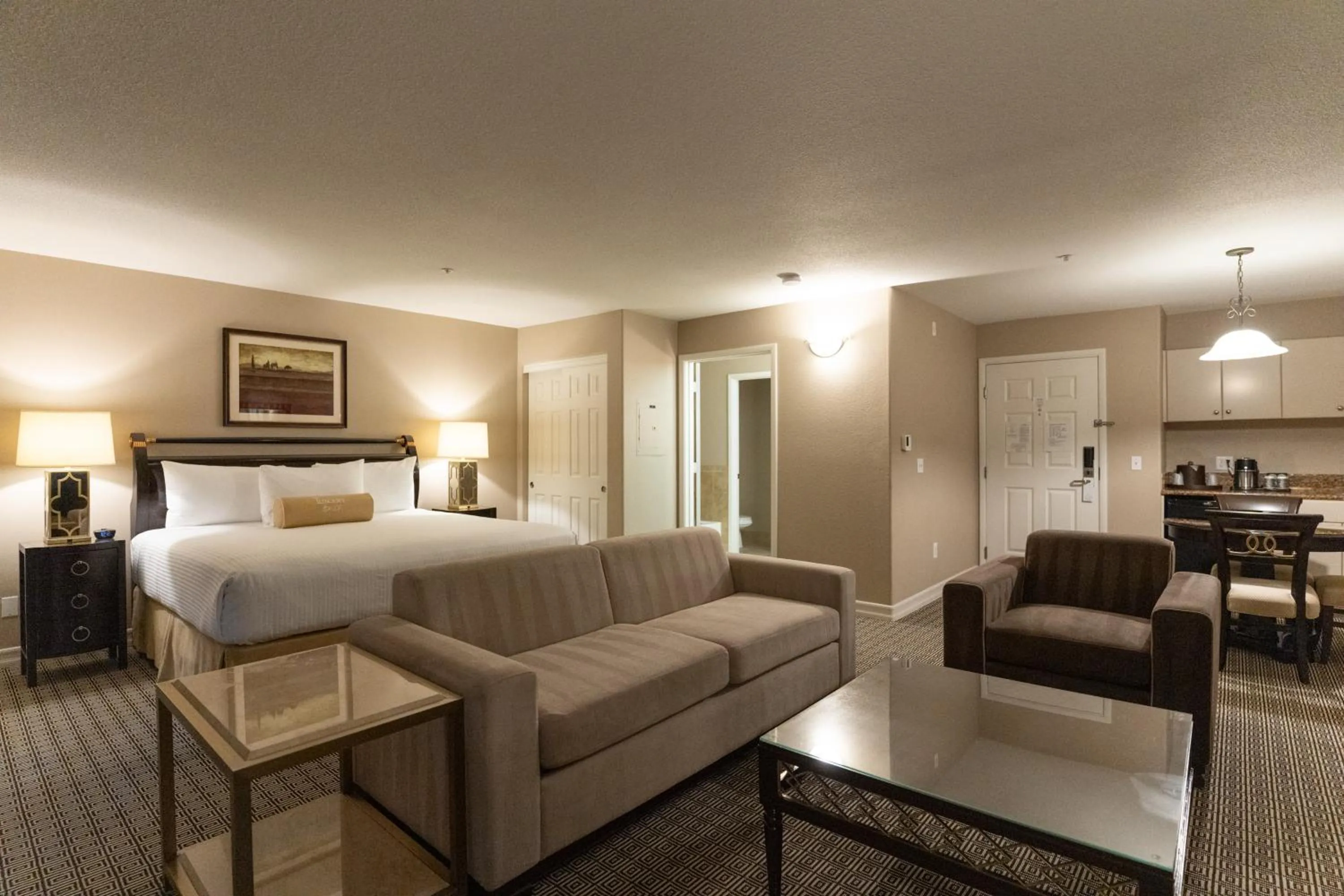 Bed in Tuscany Suites & Casino