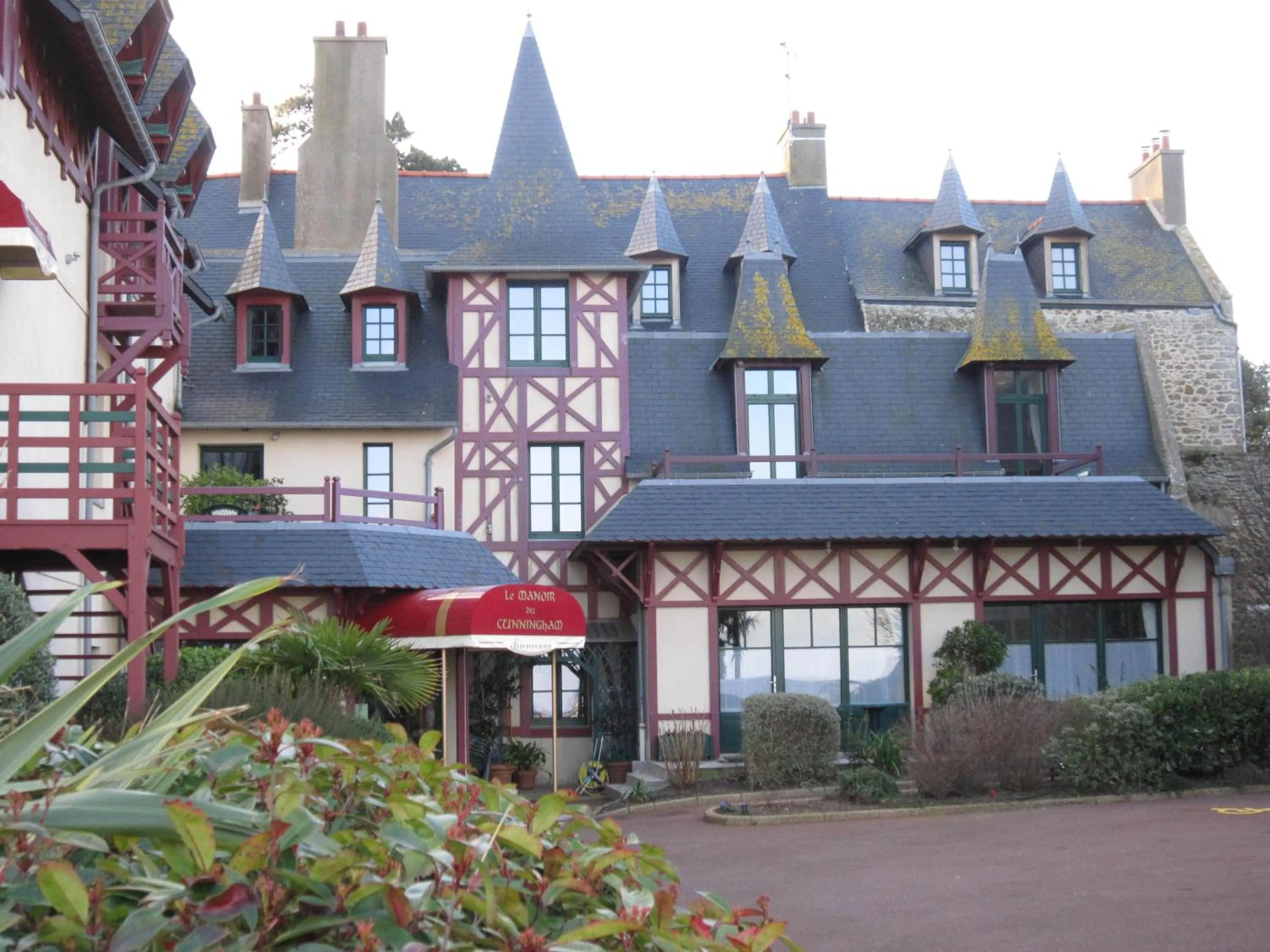Facade/entrance in Manoir Du Cunningham