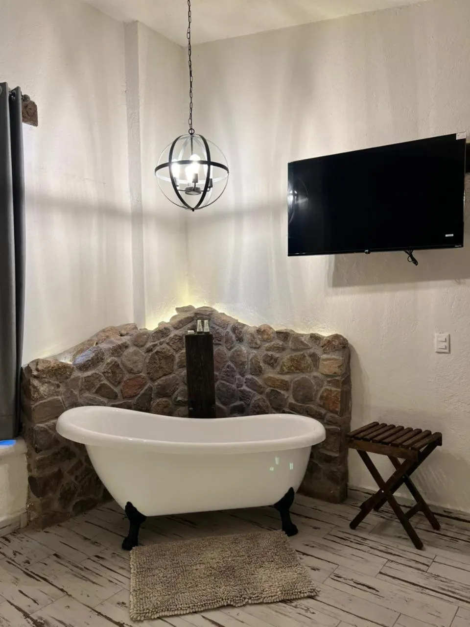 TV and multimedia in Suites Campestres Montebello