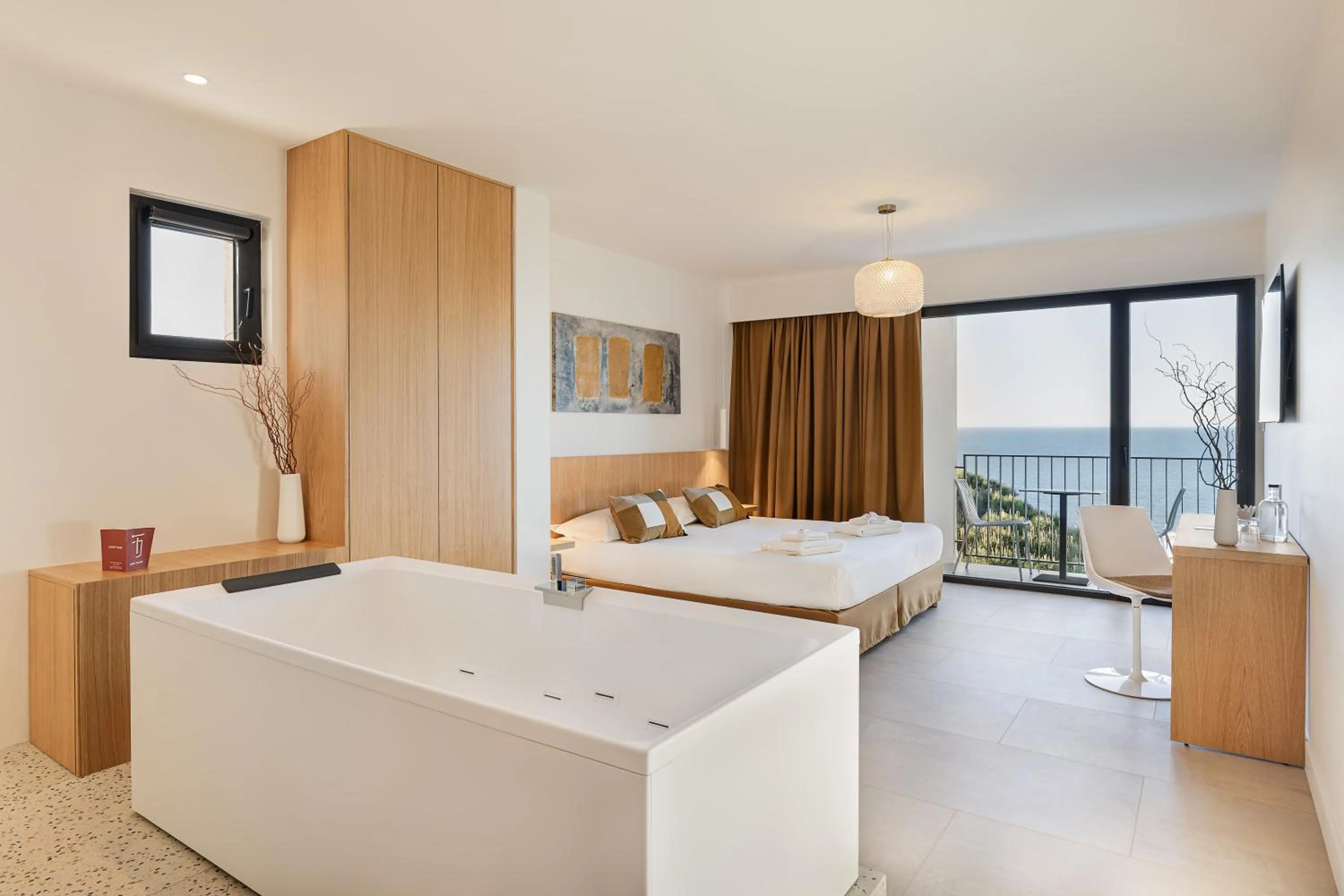 Bed in Grand Hotel Du Golfe - Spa & Restaurant