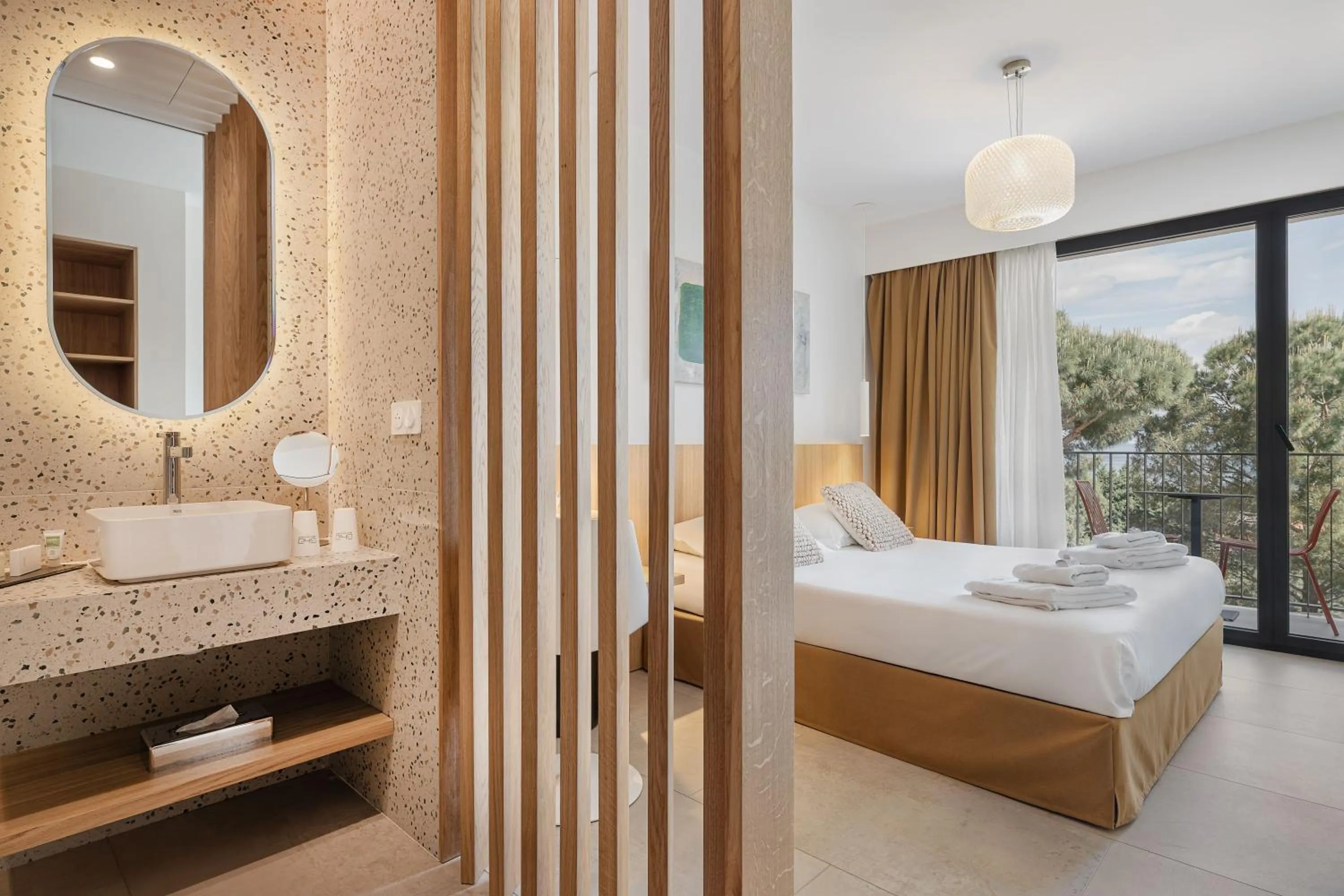 Photo of the whole room, Bed in Grand Hotel Du Golfe - Spa & Restaurant