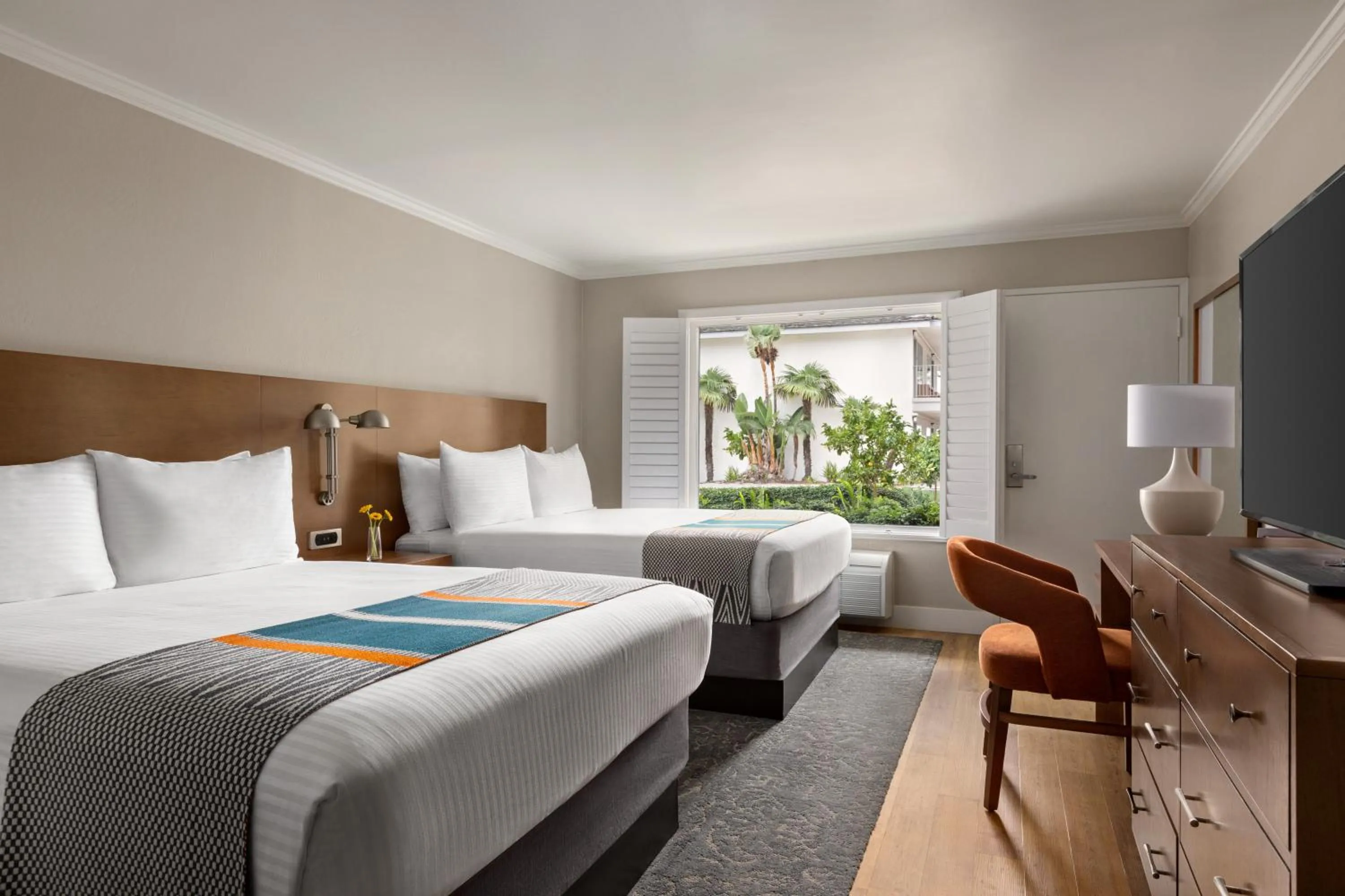 Photo of the whole room, Bed in Town and Country San Diego