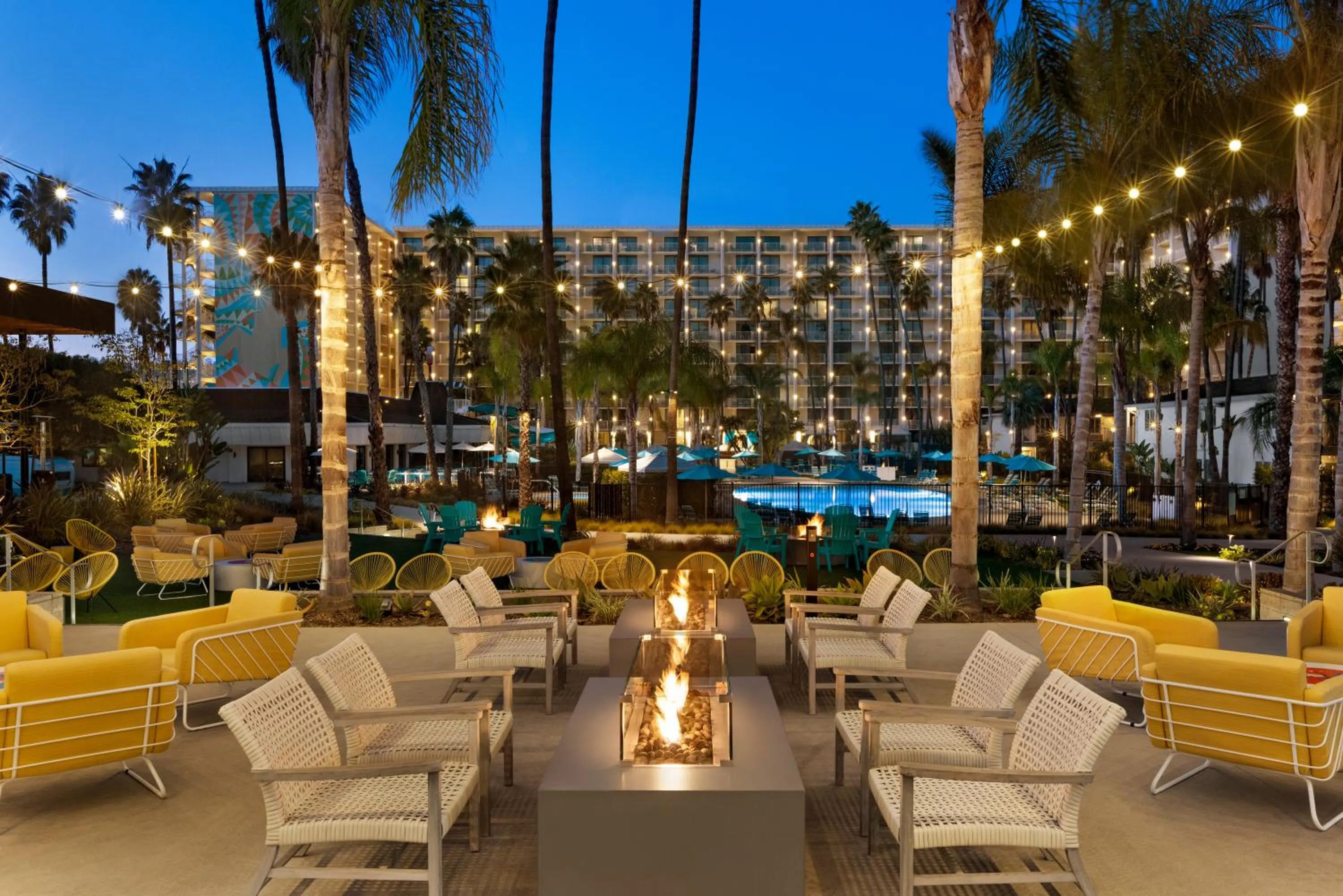 Restaurant/places to eat in Town and Country San Diego