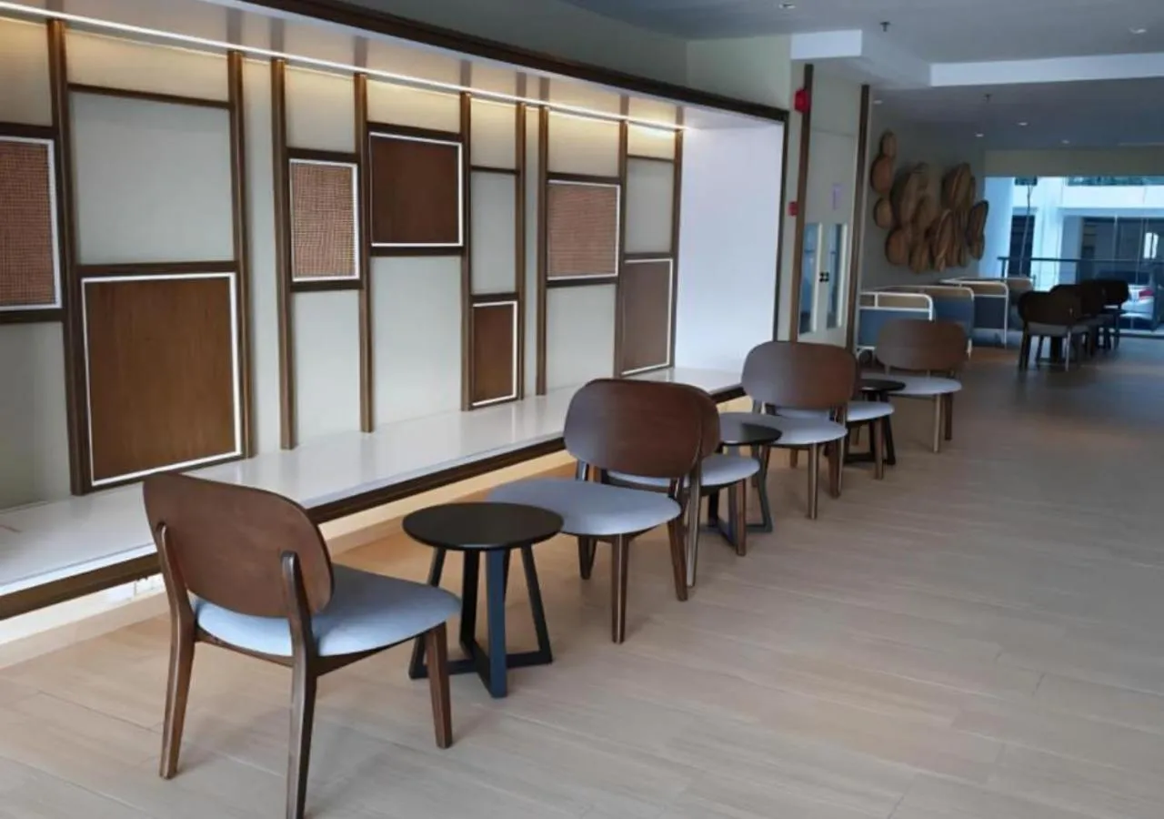 Lounge or bar in Timurbay Seafront Residence & Suites