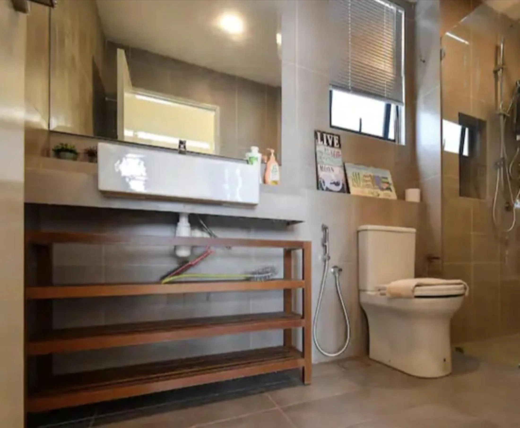 Shower in Timurbay Seafront Residence & Suites