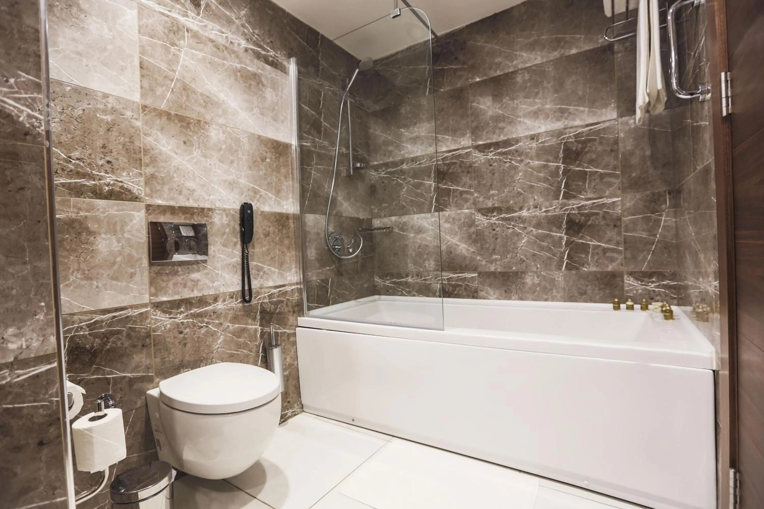 Shower in Nevali Hotel & Convention Center