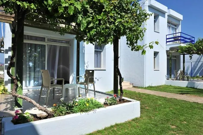 Property building in Afytos Akcay Tatil Koyu