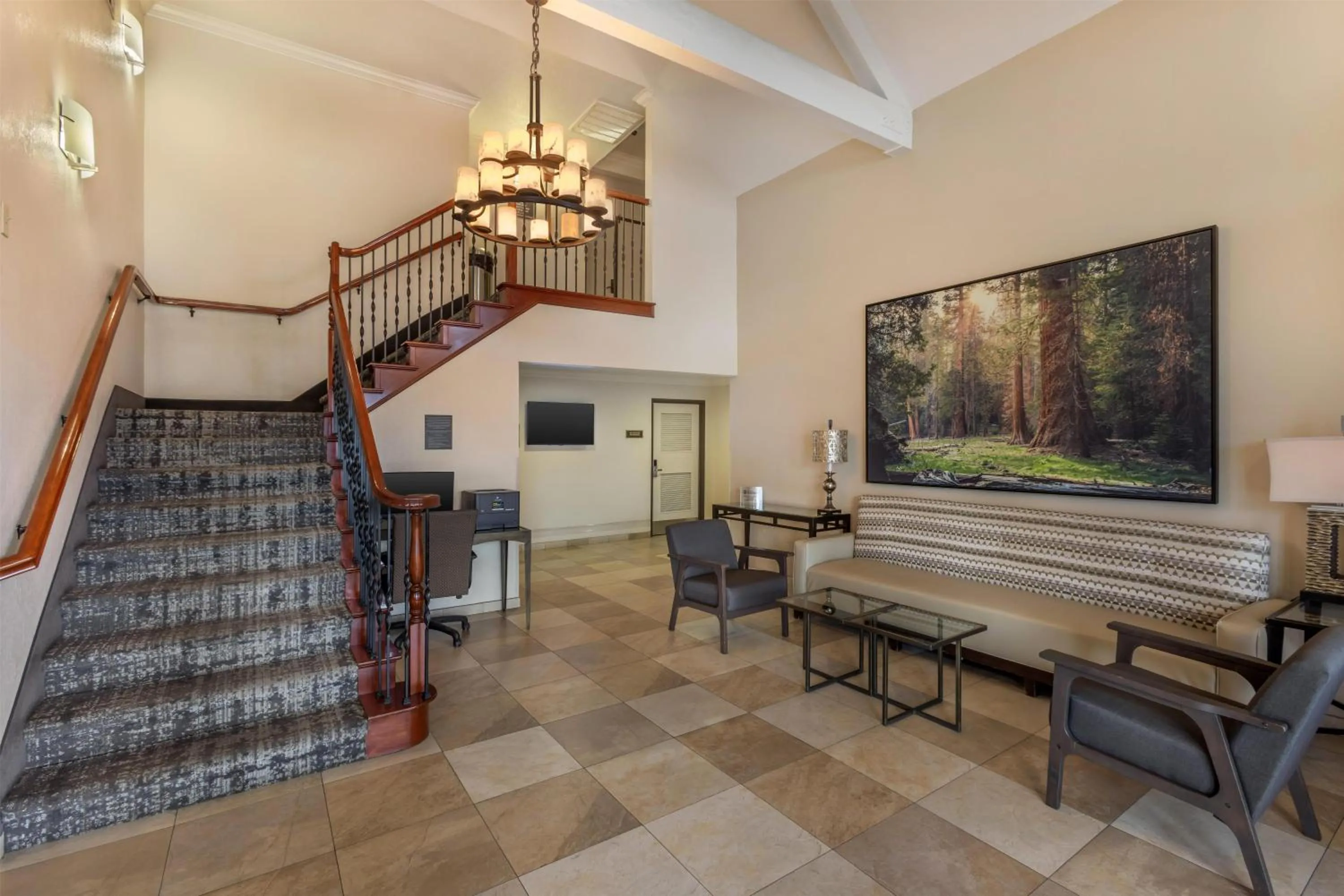 Lobby or reception in Best Western Town & Country Lodge