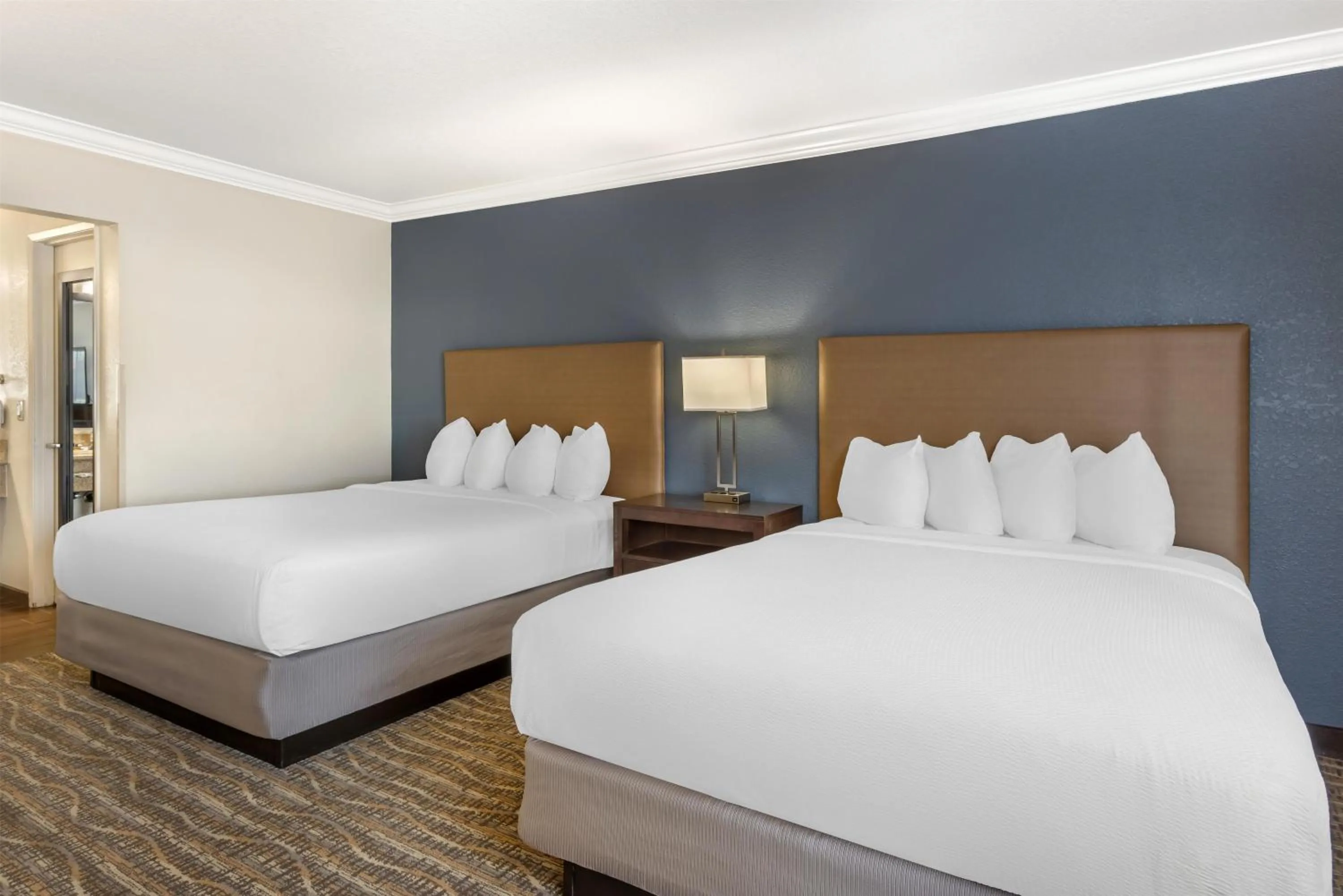 Bedroom, Bed in Best Western Town & Country Lodge