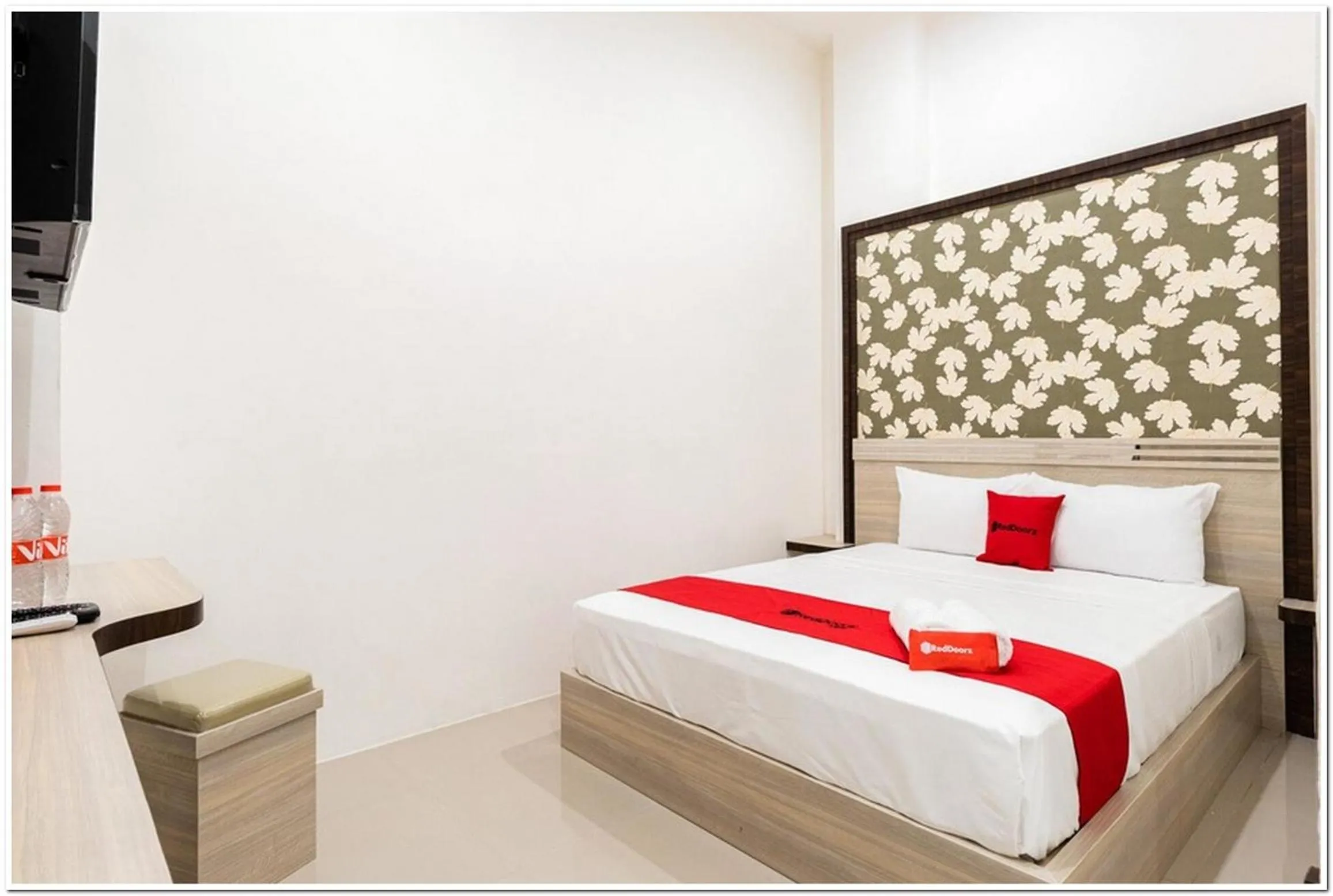 Bedroom, Bed in RedDoorz Plus @ Centrium Katamso Medan