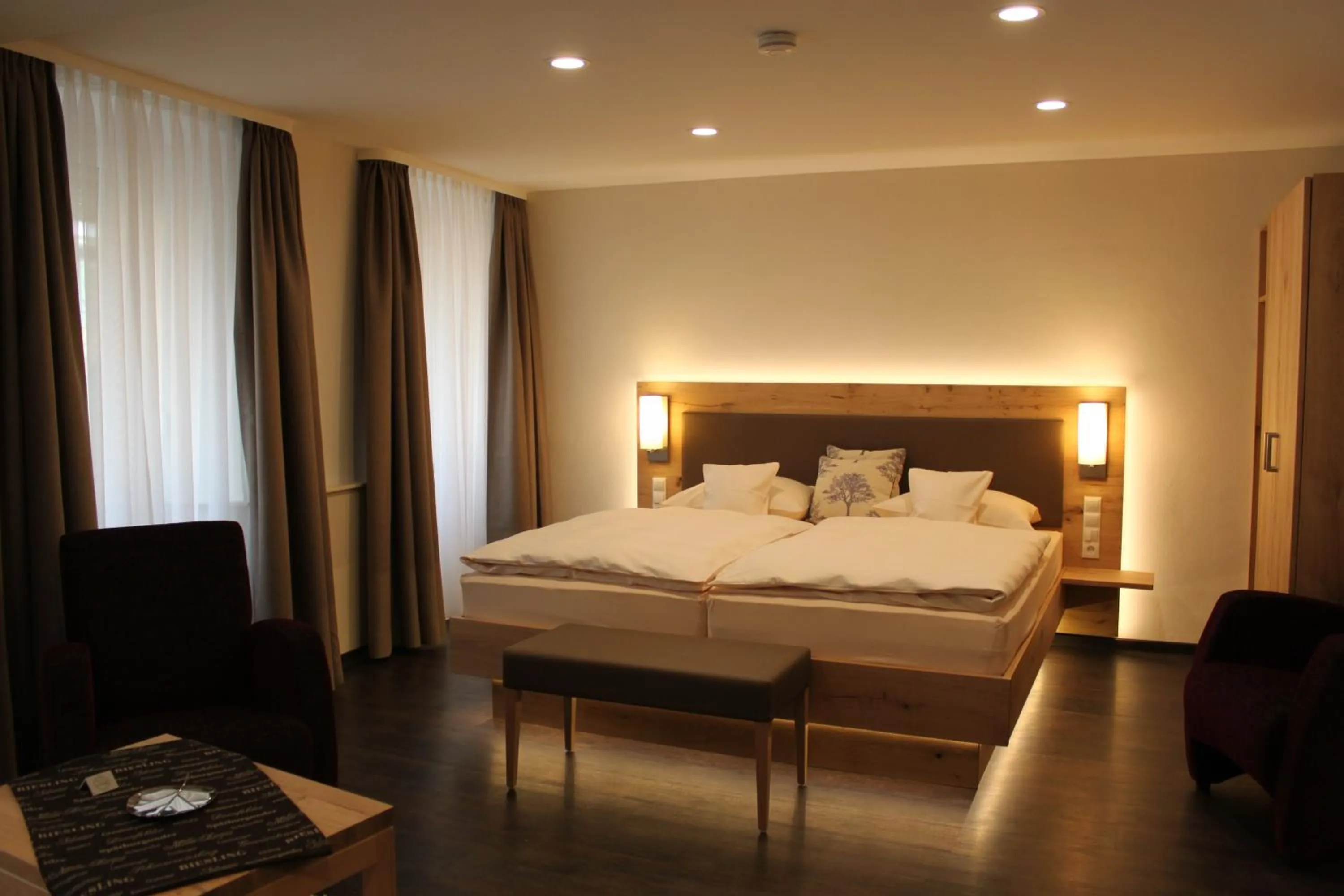 Photo of the whole room, Bed in Gästehaus & Weingut PETH