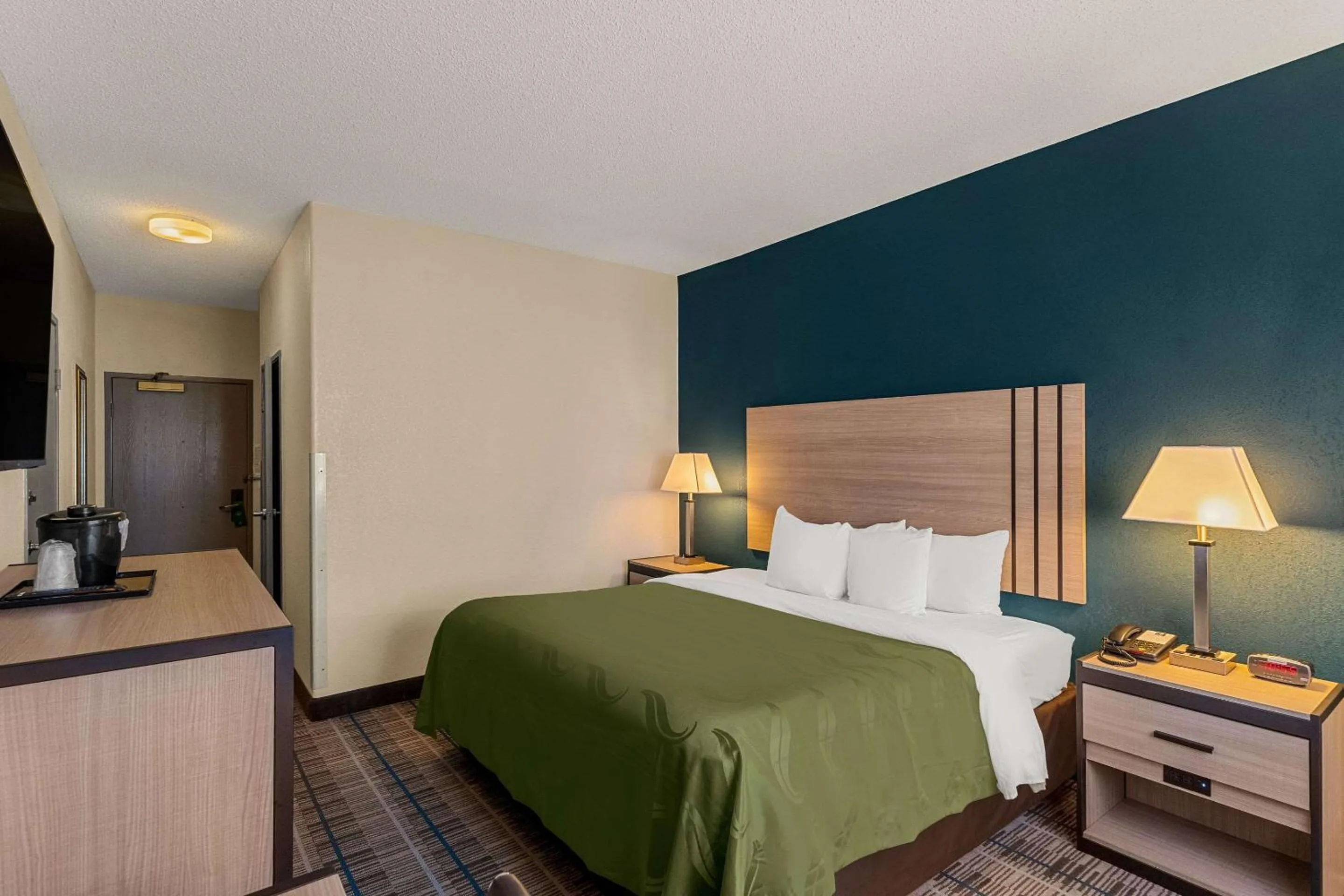 Bedroom, Bed in Quality Inn Denver Northeast Brighton