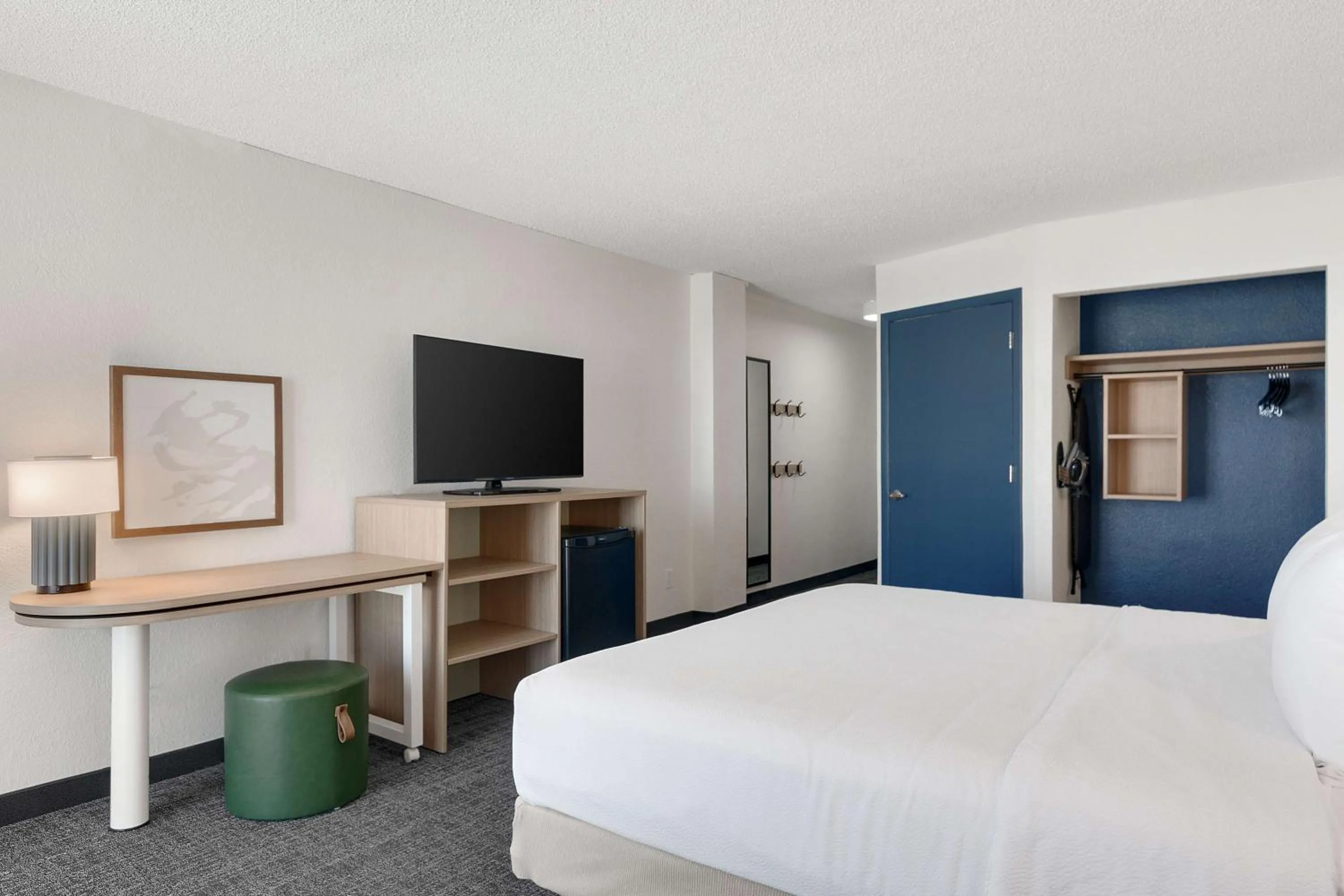 Bed in Spark by Hilton Ormond Beach Oceanfront