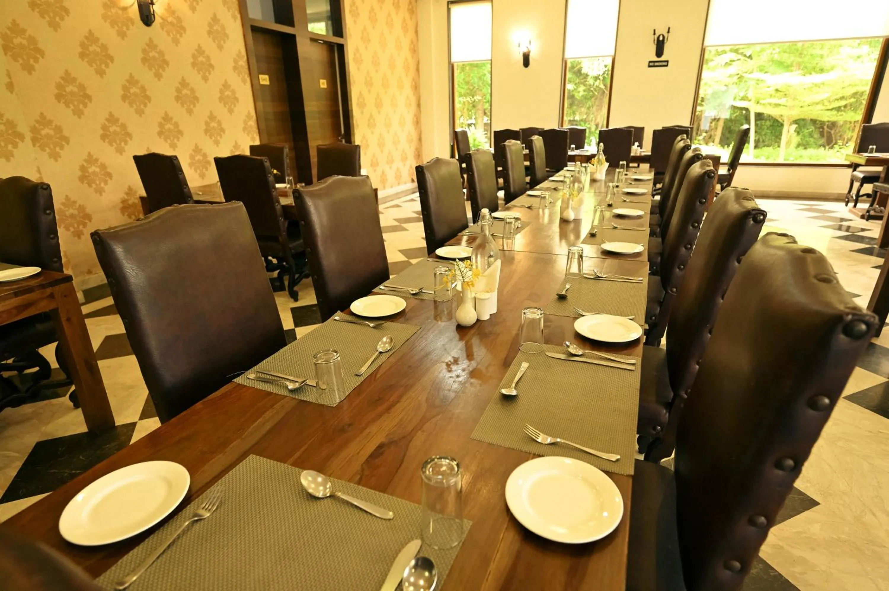 Dining area in Clarks Safari Ranthambore