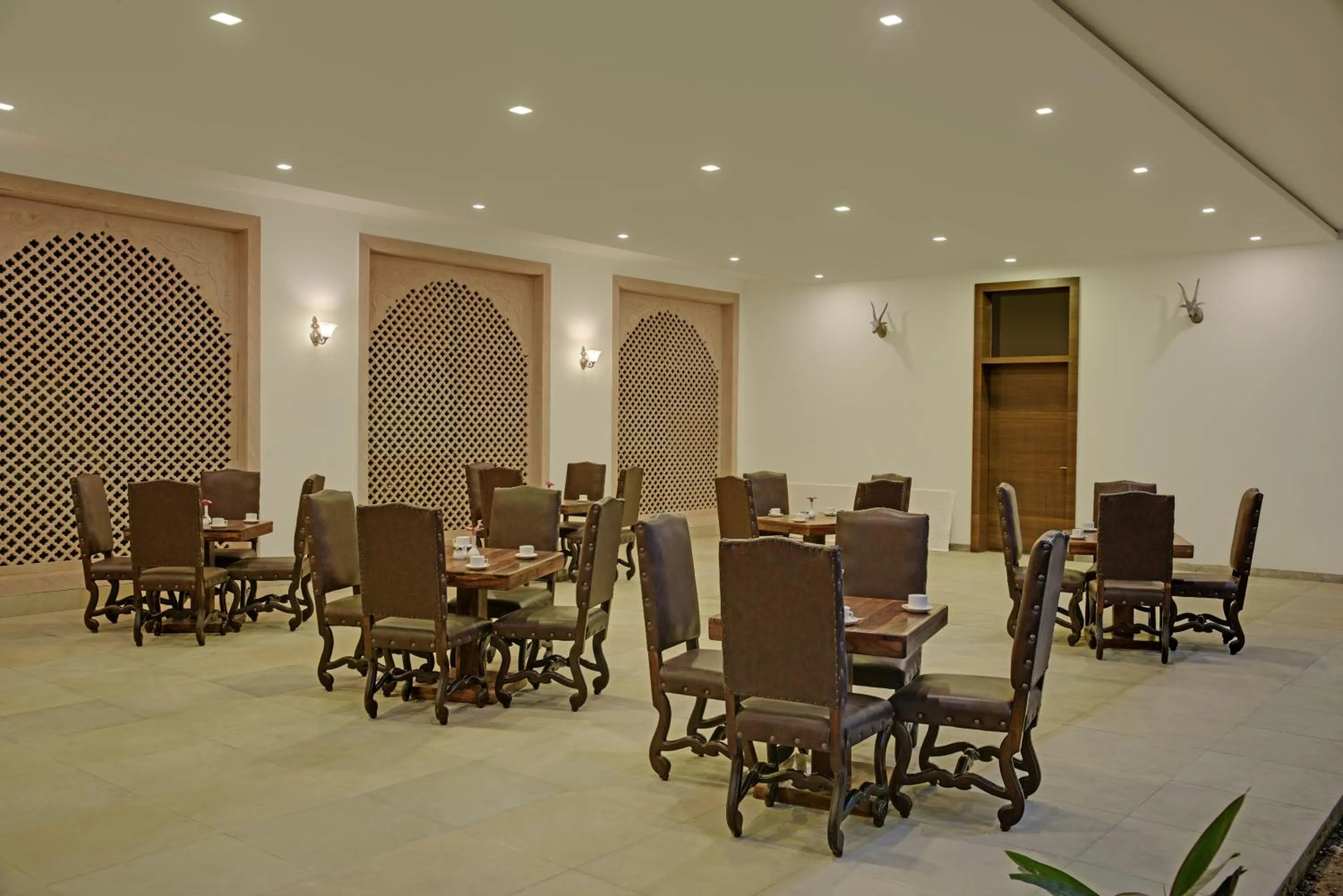 Restaurant/places to eat in Clarks Safari Ranthambore