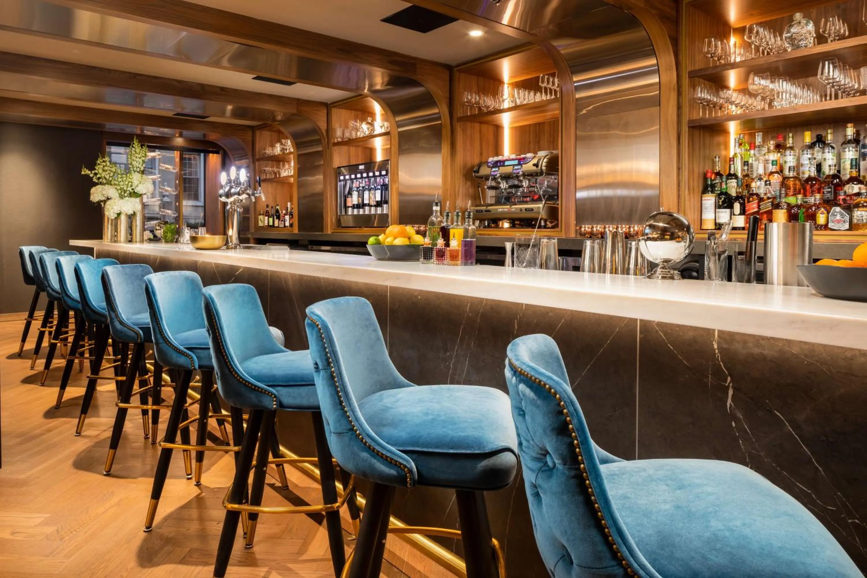 Lounge or bar in NH Collection New York Madison Avenue