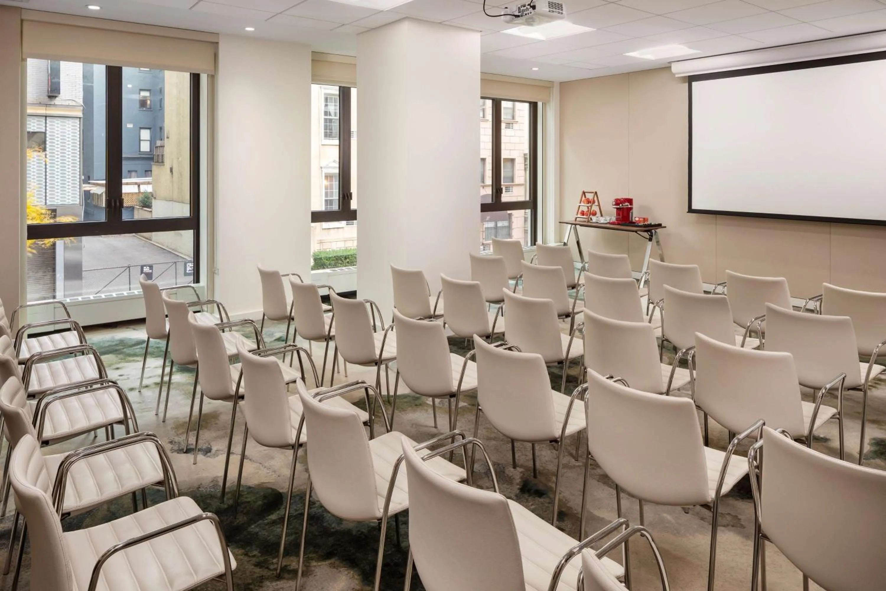Meeting/conference room in NH Collection New York Madison Avenue