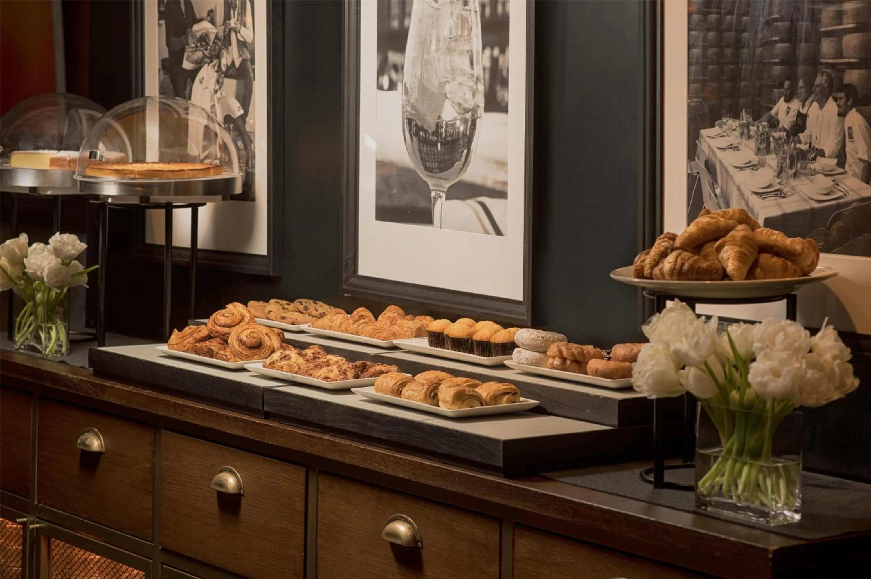 Restaurant/places to eat in NH Collection New York Madison Avenue